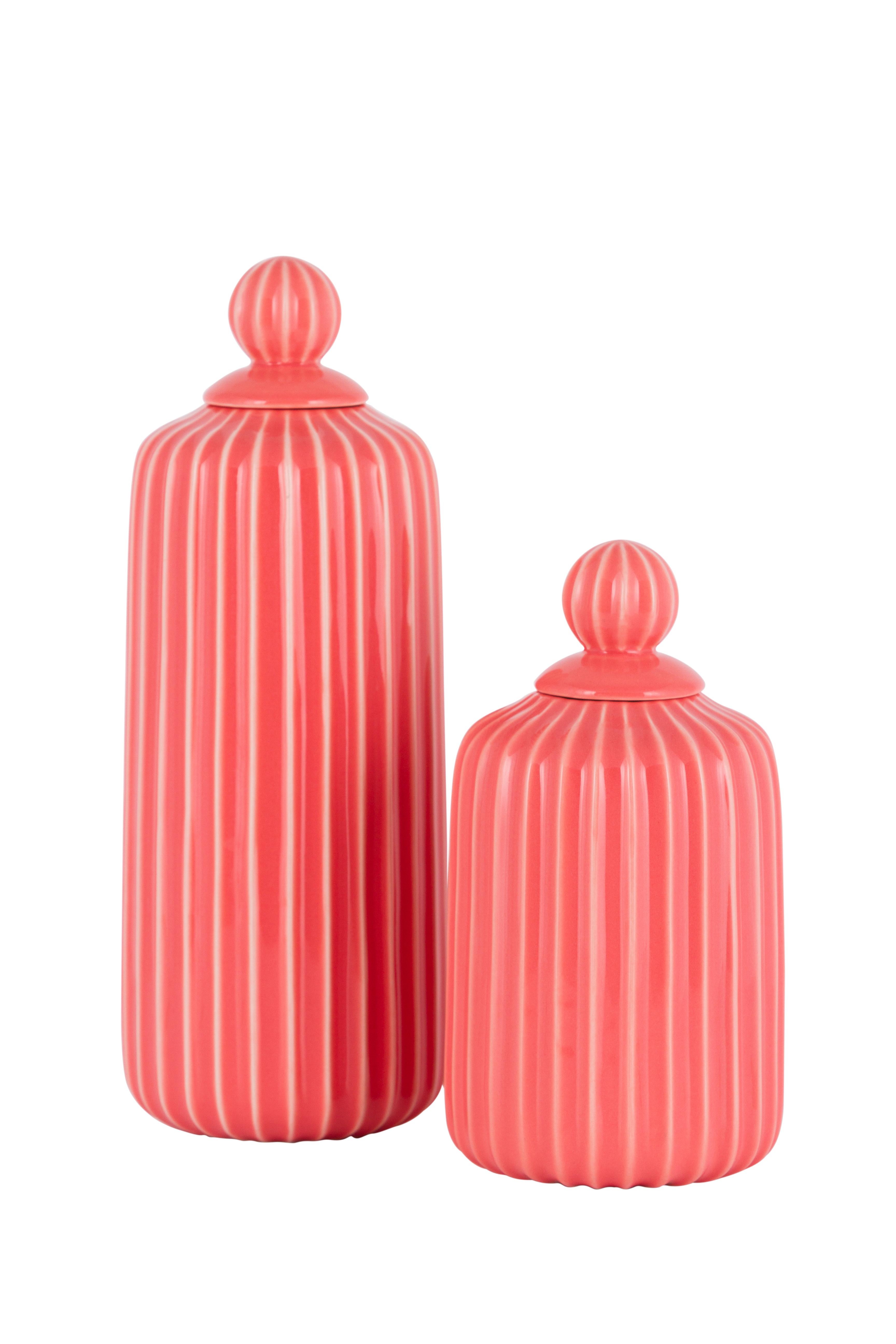 Moderno Set/7 vasi in ceramica, bianco e corallo, fatti a mano in Portogallo da Lusitanus Home in vendita
