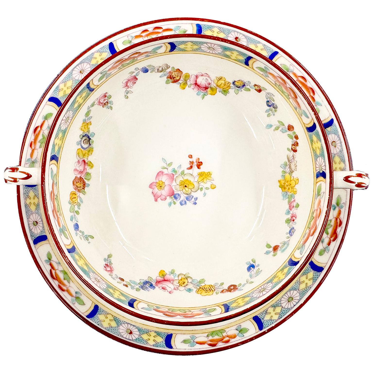 Ein Satz von 7 englischen handverzierten Minton Fine China Suppenschalen mit Untertassen. Die wunderschön farbenfrohen, handbemalten Suppen- oder Consommé-Schalen, jede Schale mit doppeltem Griff und Unterteller, sind mit einem farbenfrohen