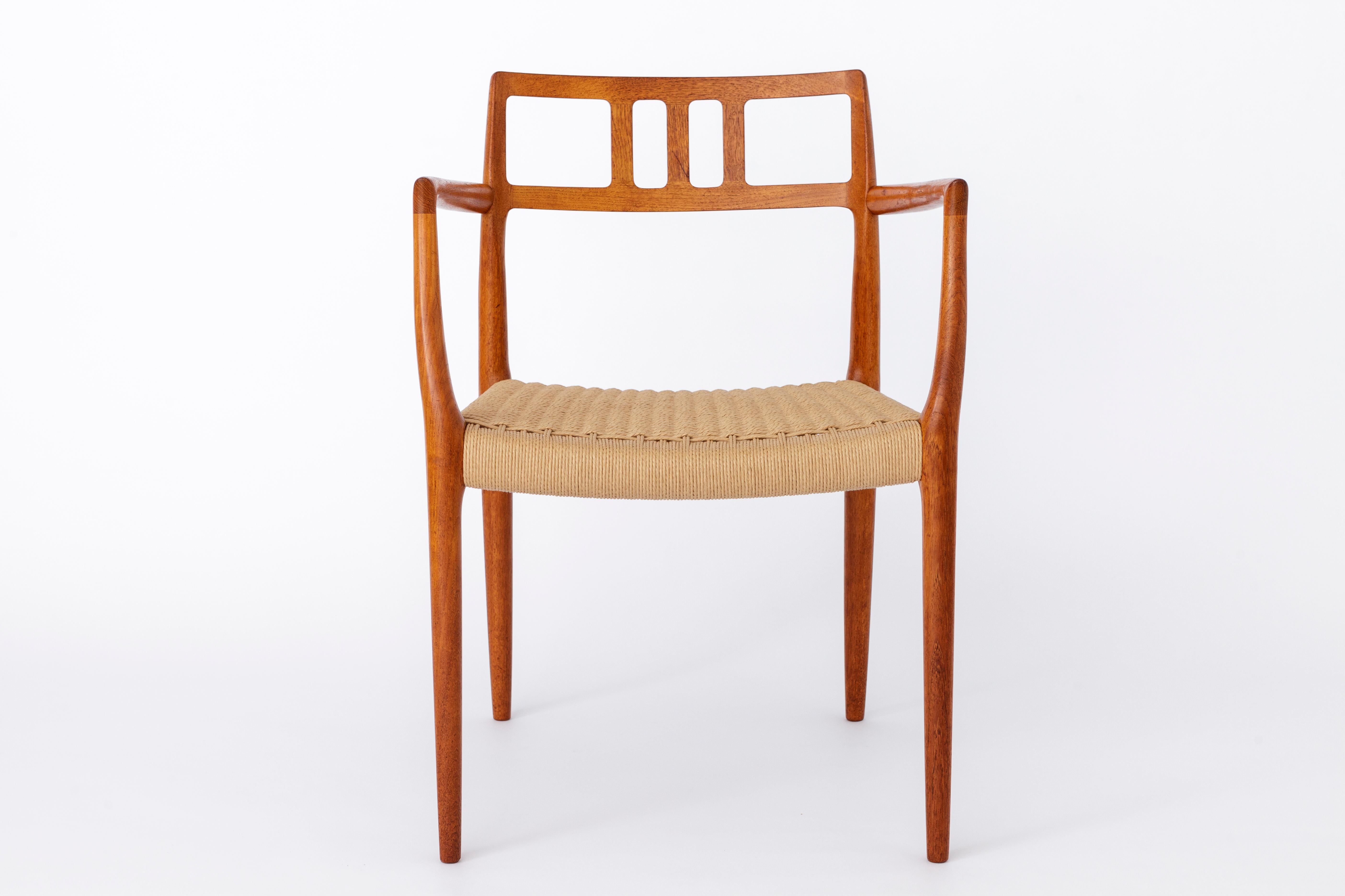 Mid-Century Modern Set 8 + 1 Niels Moller Chairs, model 79, 1960s, Danish, Teak For Sale