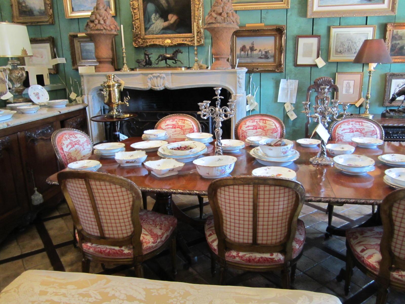 Set di 8 sedie da pranzo in legno intagliato e dorato in stile Luigi XVI del 19° secolo, tessuto rosa in vendita 7