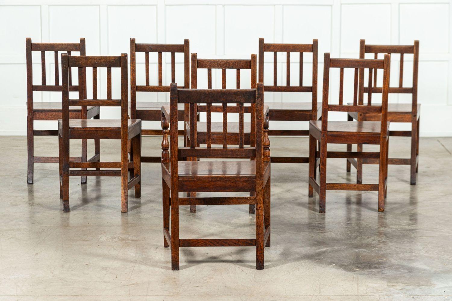 Chêne Ensemble de 8 chaises en chêne vernaculaire anglais du 19ème siècle en vente