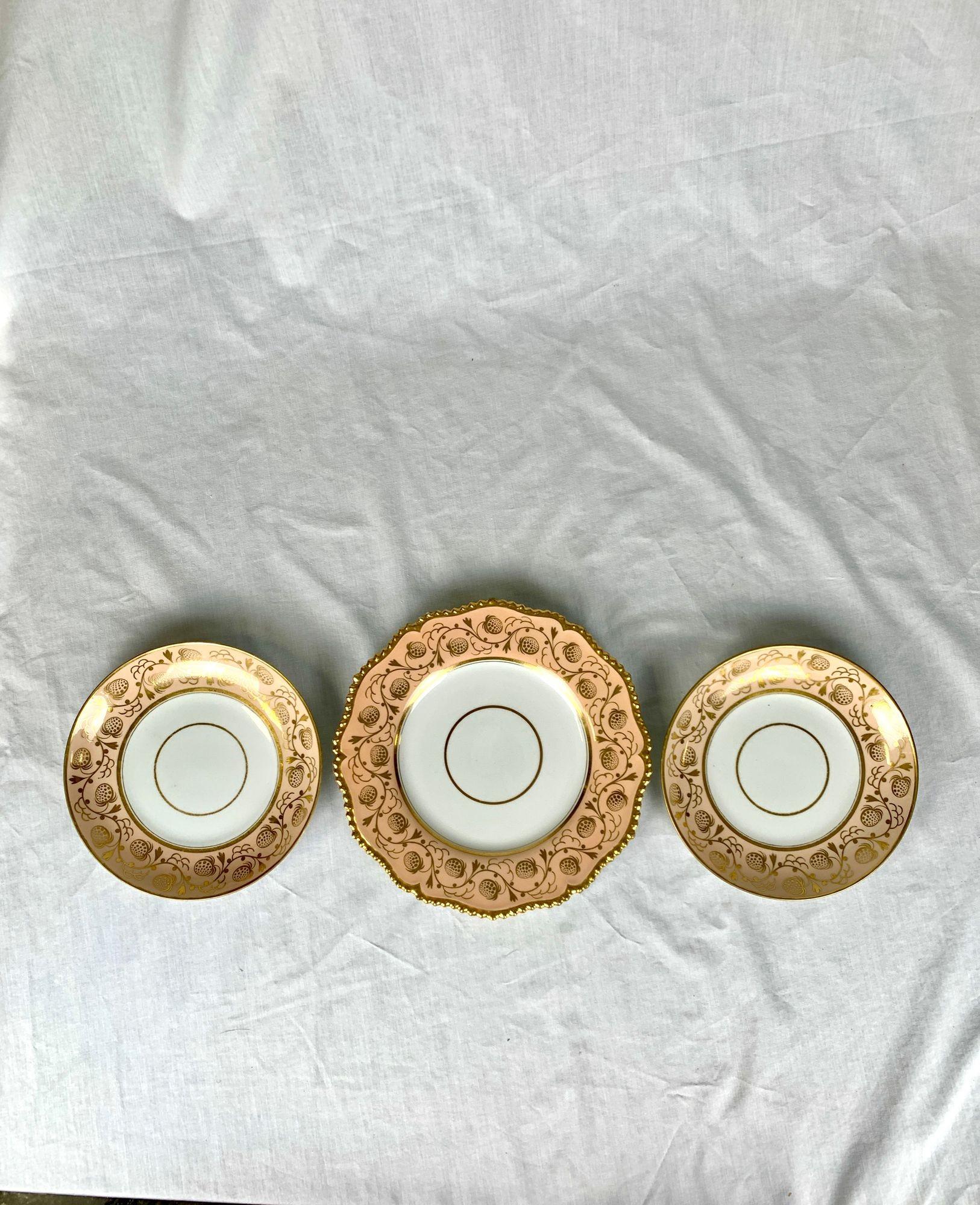 Set 8 Antique English Worcester Porcelain Hand Painted Strawberry Pattern C.1820 For Sale 5