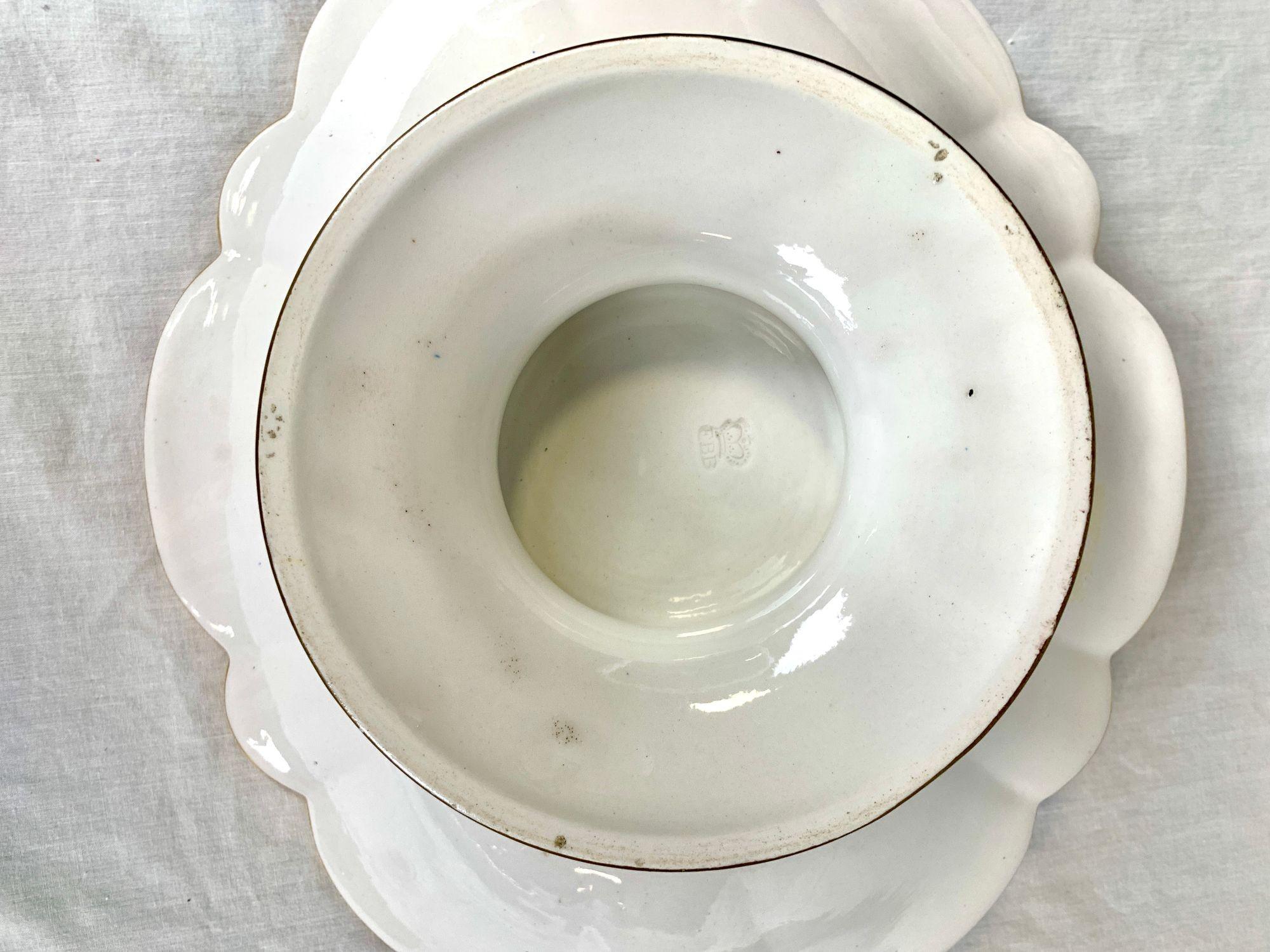 Set 8 Antique English Worcester Porcelain Hand Painted Strawberry Pattern C.1820 For Sale 1