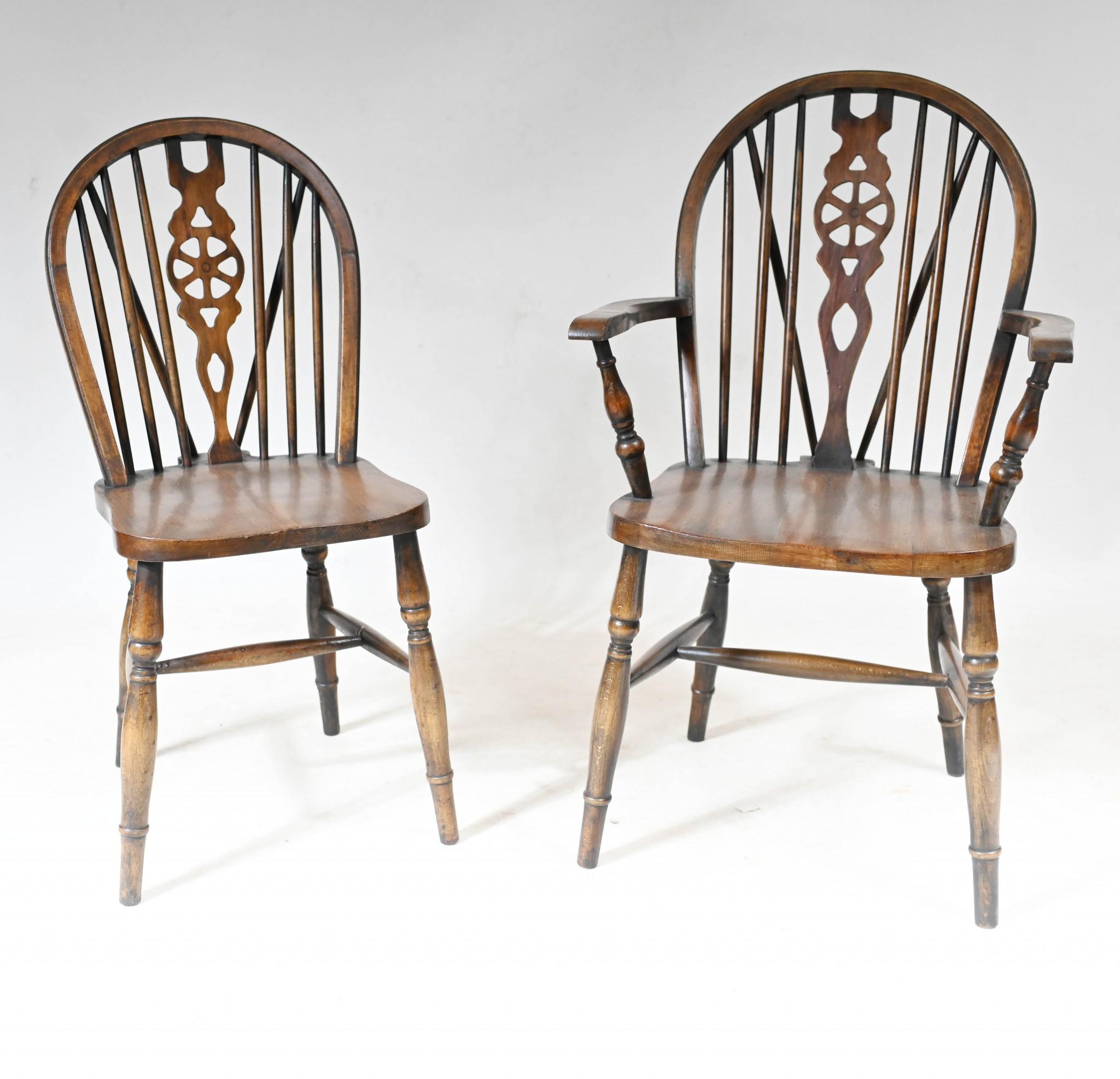 Fin du XIXe siècle Ensemble de 8 chaises anciennes Windsor à dossier roulant de cuisine 1890 en vente