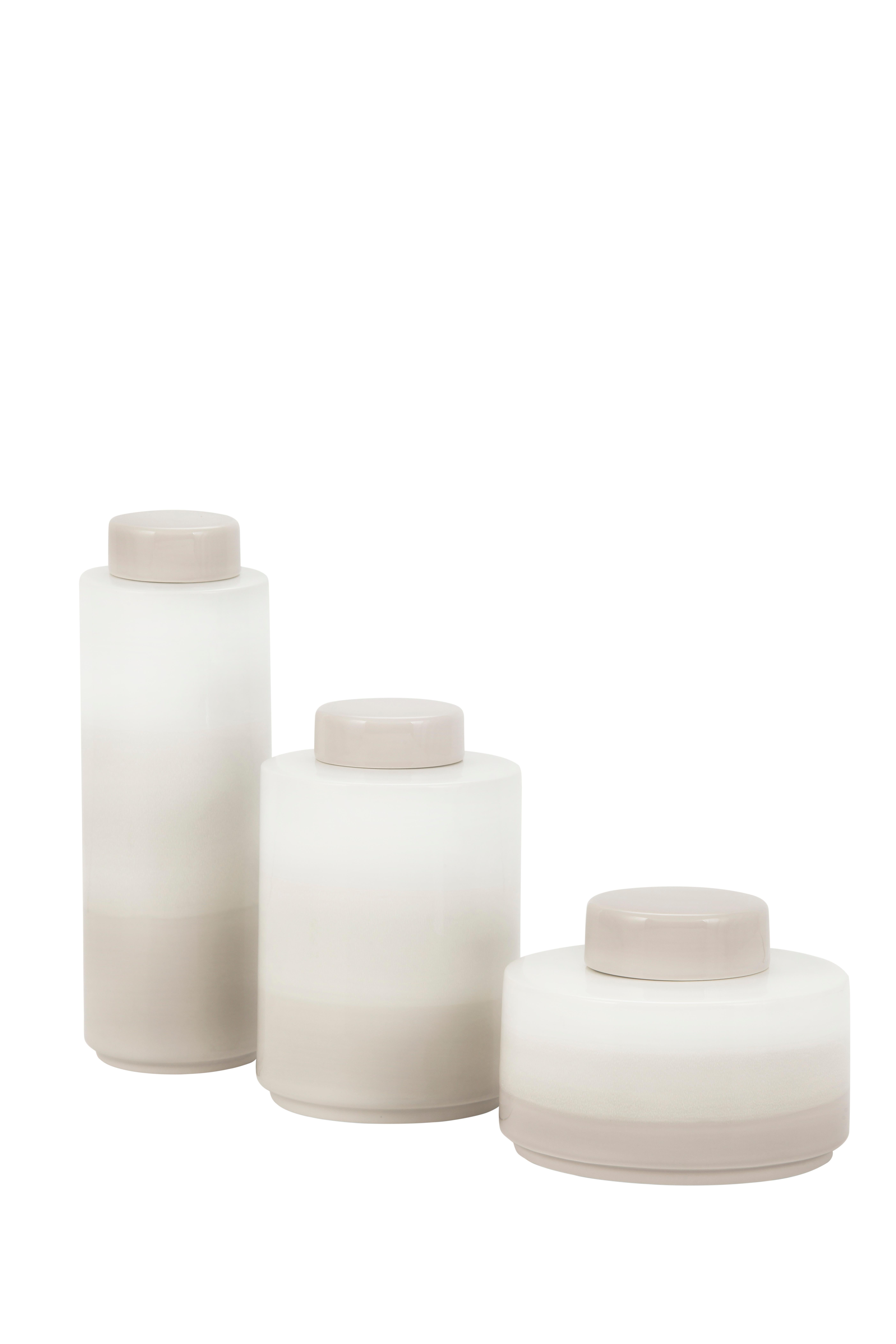 Dipinto a mano Set/8 barattoli e vasi in ceramica, bianchi e rosa, fatti a mano in Portogallo da Lusitanus Home in vendita