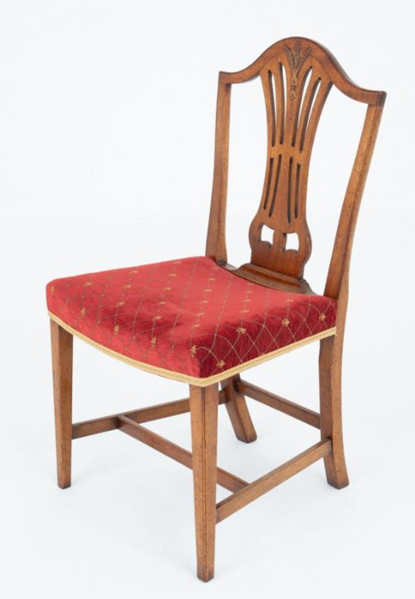 Fin du XIXe siècle Ensemble de 8 chaises de salle à manger Chippendale en acajou 1880 en vente