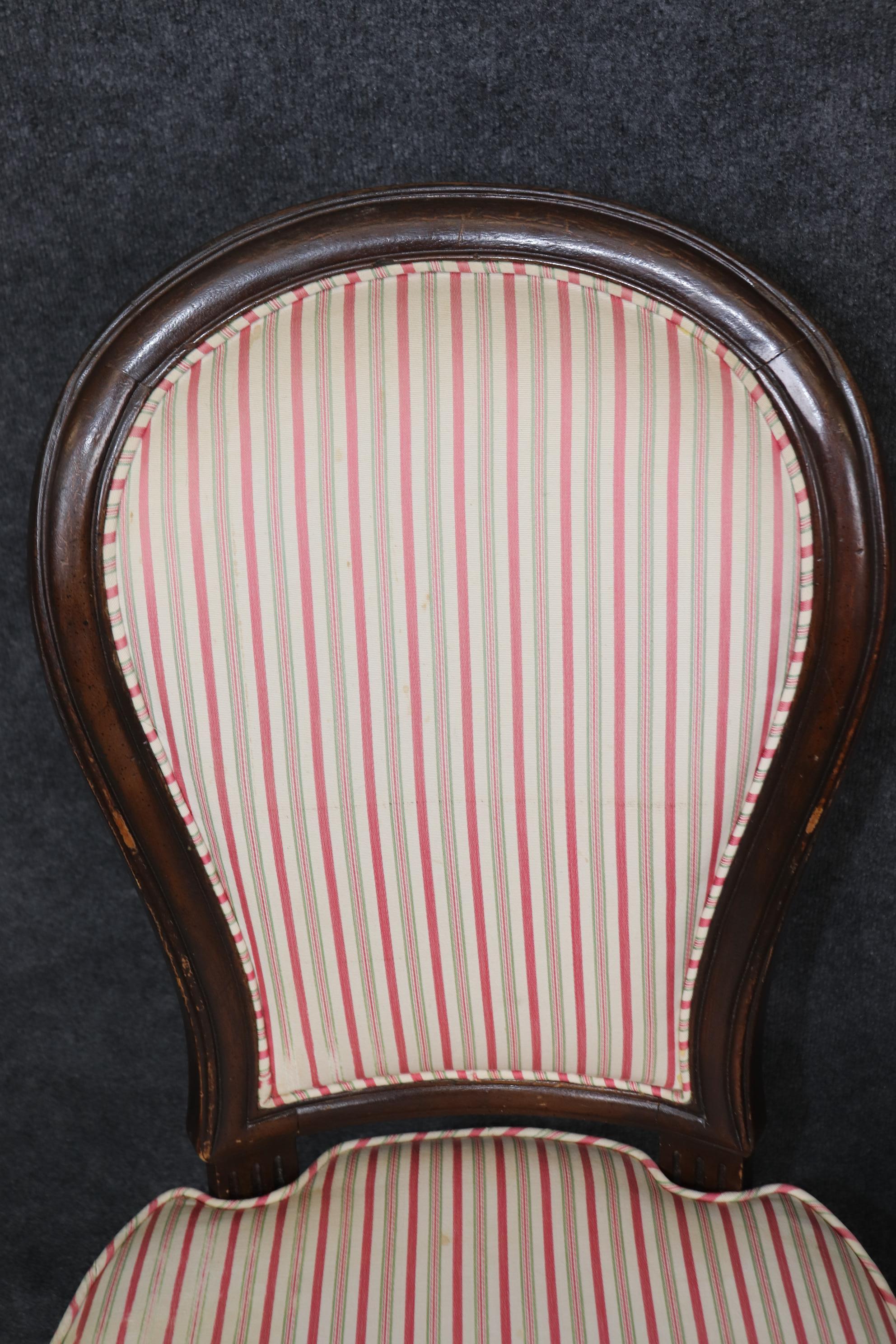 Set di 8 sedie da pranzo in stile Luigi XVI francese in mogano scuro con schienale a palloncino in vendita 7