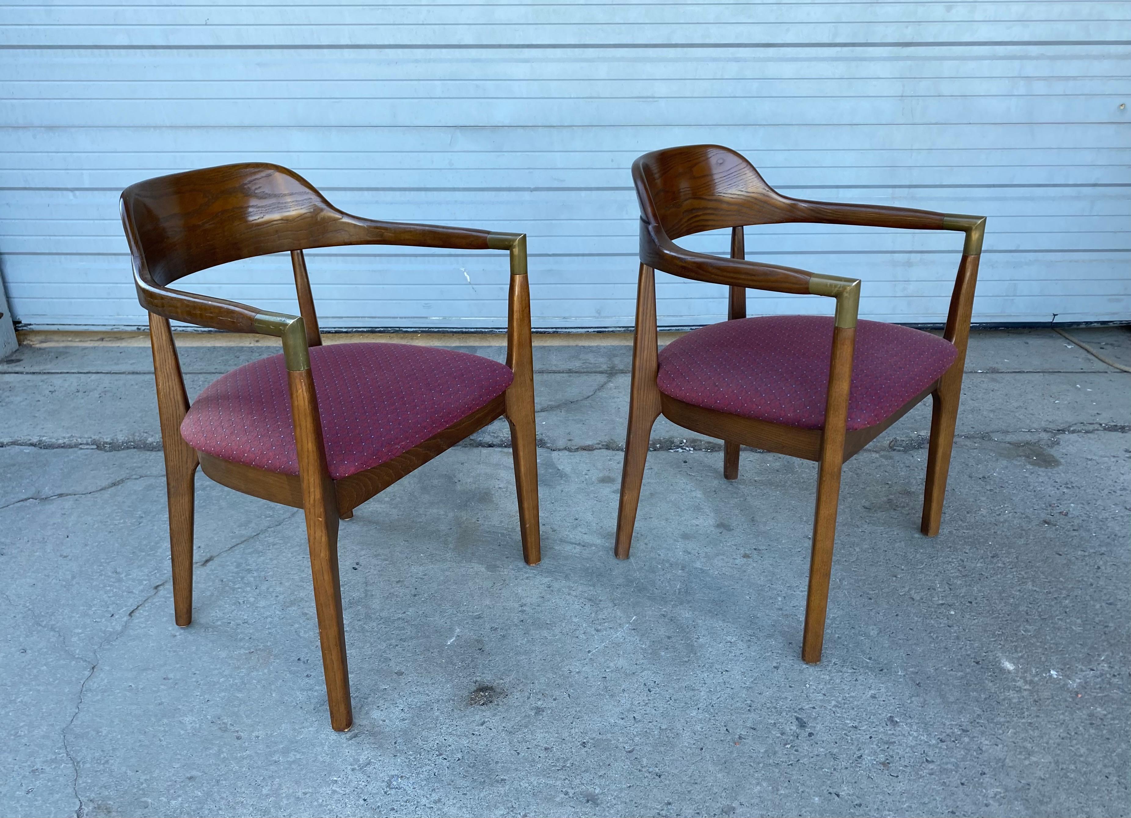 Set 8 Figured Walnut Modernist Armchairs, conference, Gunlocke For Sale 9