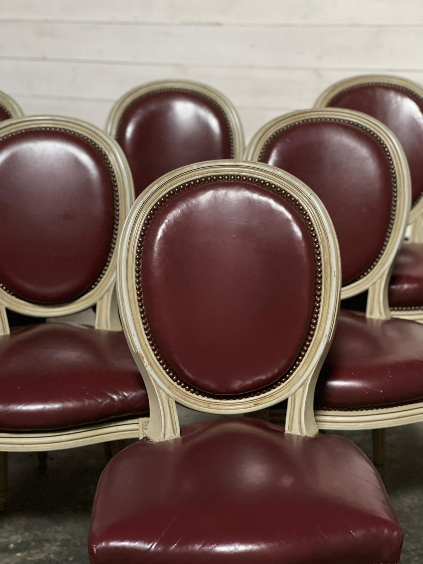 Ensemble 8 chaises de salle à manger françaises Bon état - En vente à Seaford, GB