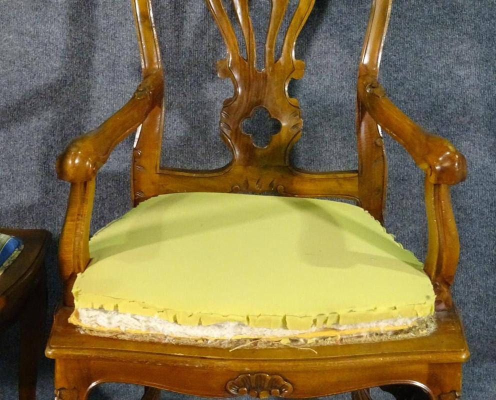 Set of 8 French Louis XV Carved Walnut Twist Back Dining Chairs, C1960s In Good Condition For Sale In Swedesboro, NJ