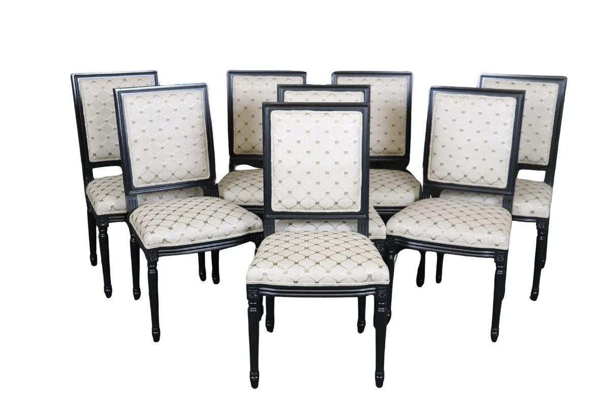 Francese Set di 8 sedie da pranzo francesi Luigi XVI in lacca nera ebanizzata in stile Maison Jansen in vendita