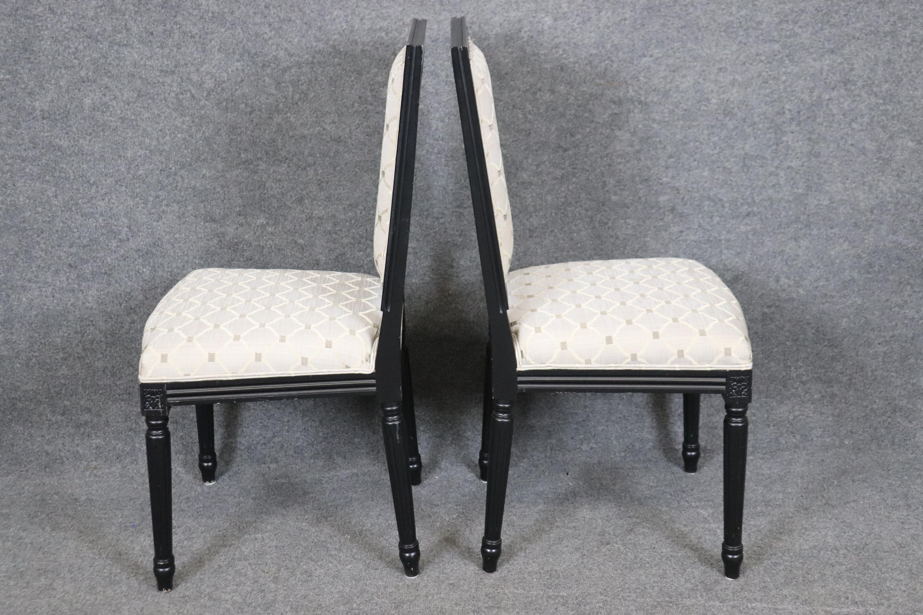 Noyer Ensemble de 8 chaises de salle à manger françaises Louis XVI en laque noire ébénisée de style Maison Jansen  en vente