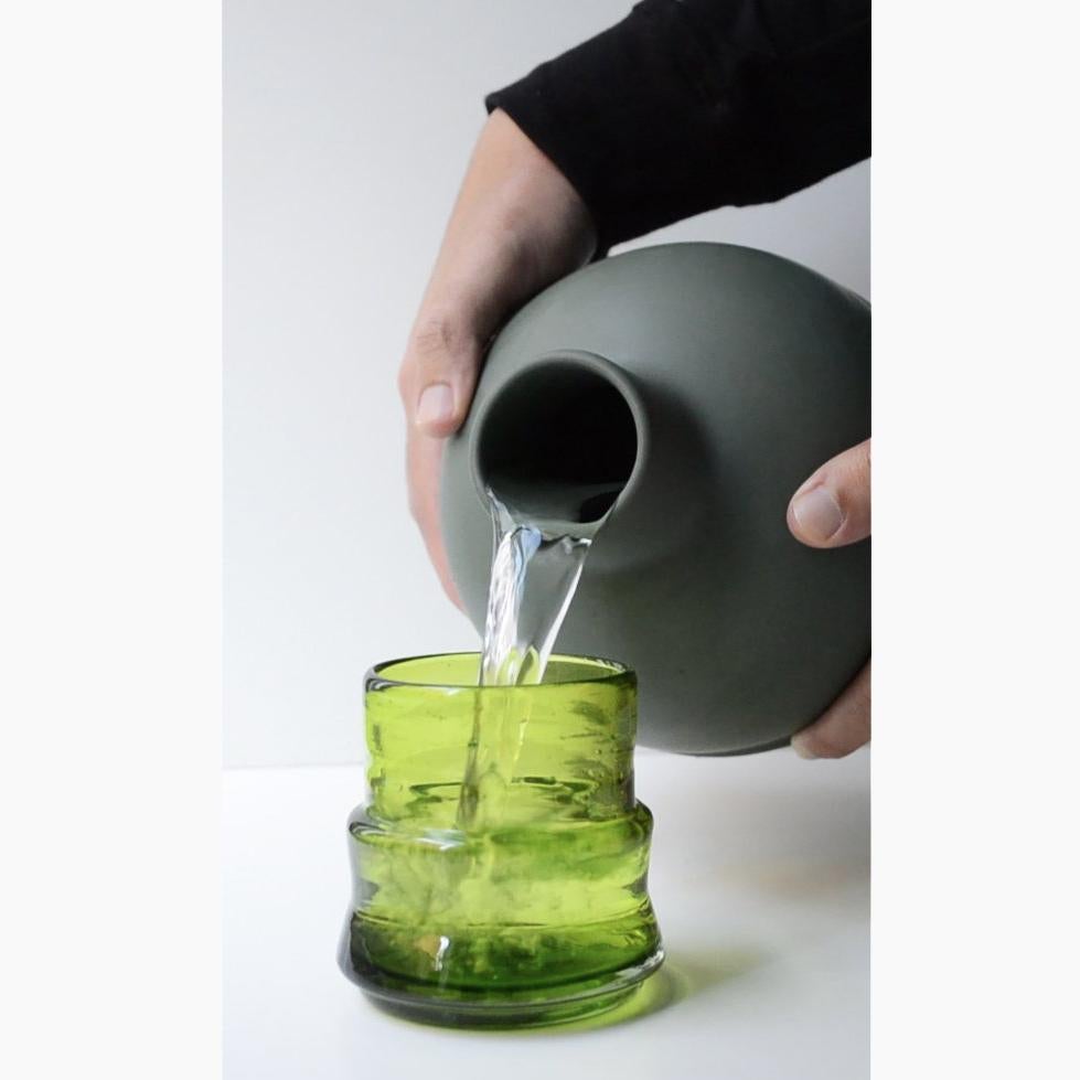 8 mundgeblasene Cocktailgläser Grün. Inspiriert von der vorspanischen Kunst   (Mexikanisch) im Angebot