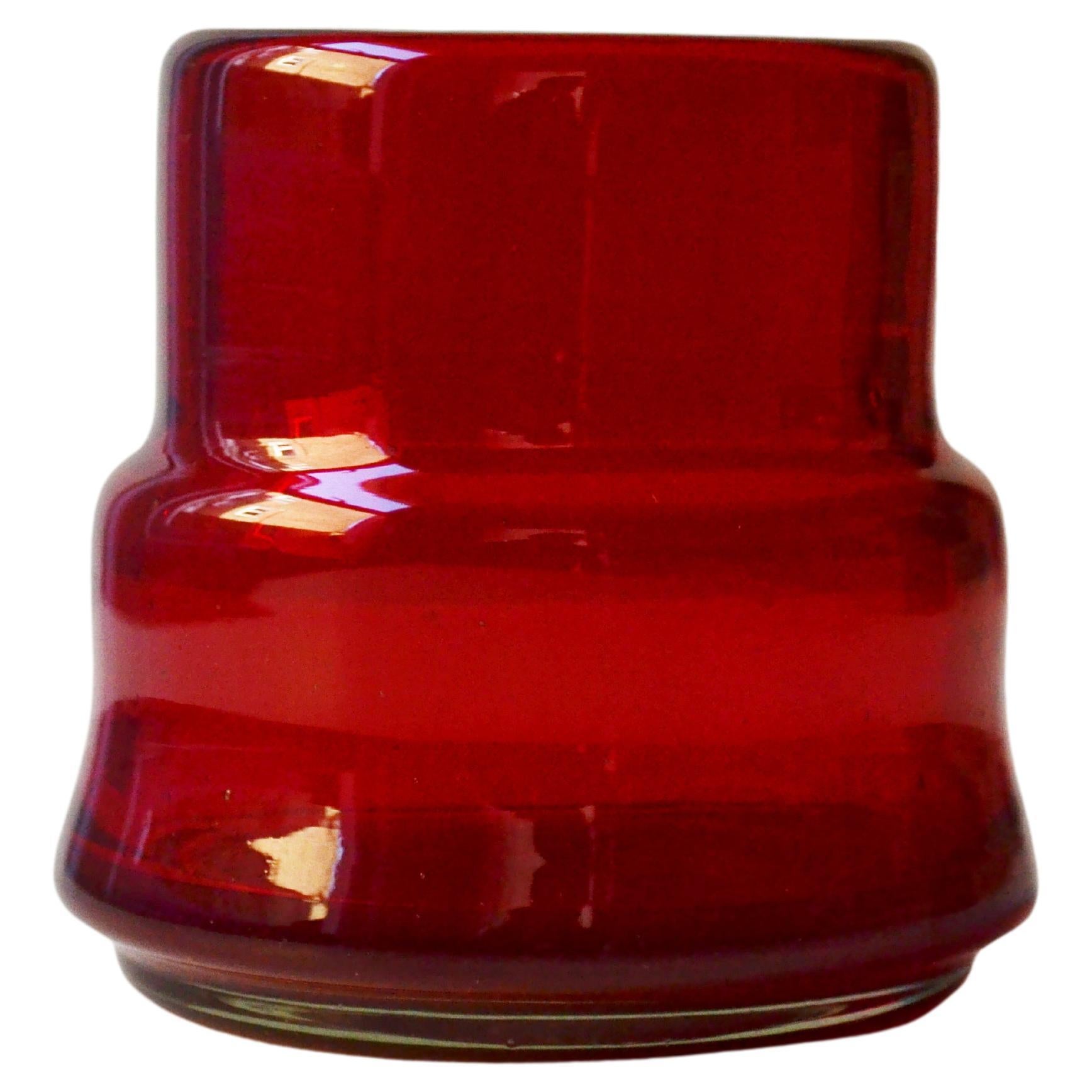 8 mundgeblasene Cocktailgläser in Rot. Inspiriert von der vorspanischen Kunst  