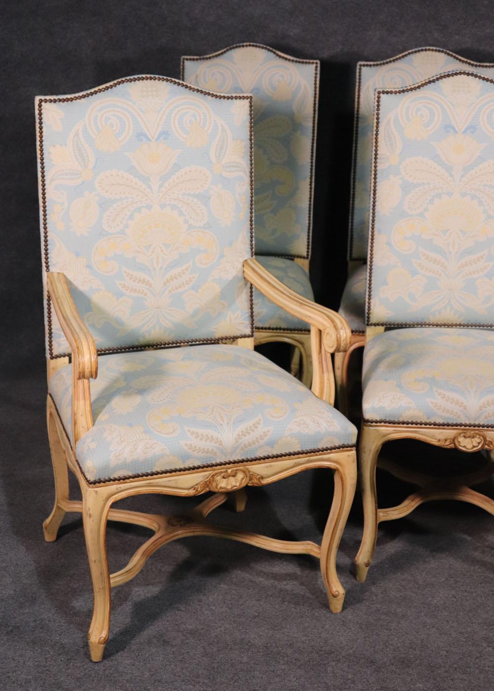 Set of 8 Maison Jansen Crème Paint and Gold Gilded French Louis XV Dining Chairs 1