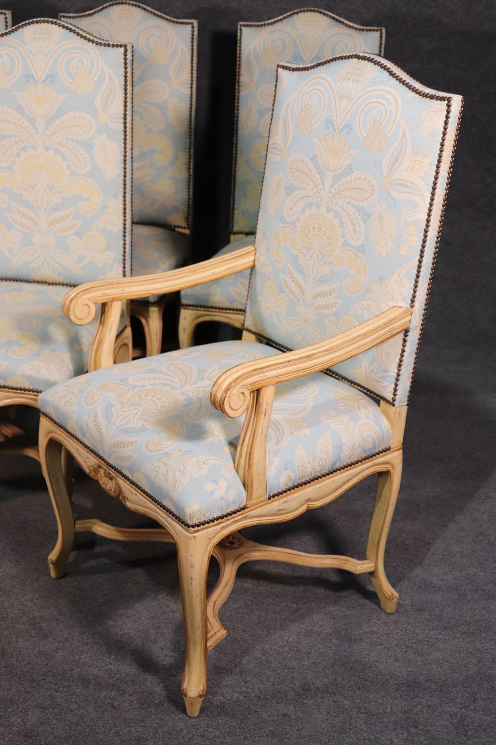 Set of 8 Maison Jansen Crème Paint and Gold Gilded French Louis XV Dining Chairs 4