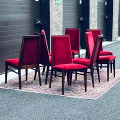 Set di 8 sedie da pranzo in velluto rosso Foster-McDavid in legno massiccio di noce del Medioevo