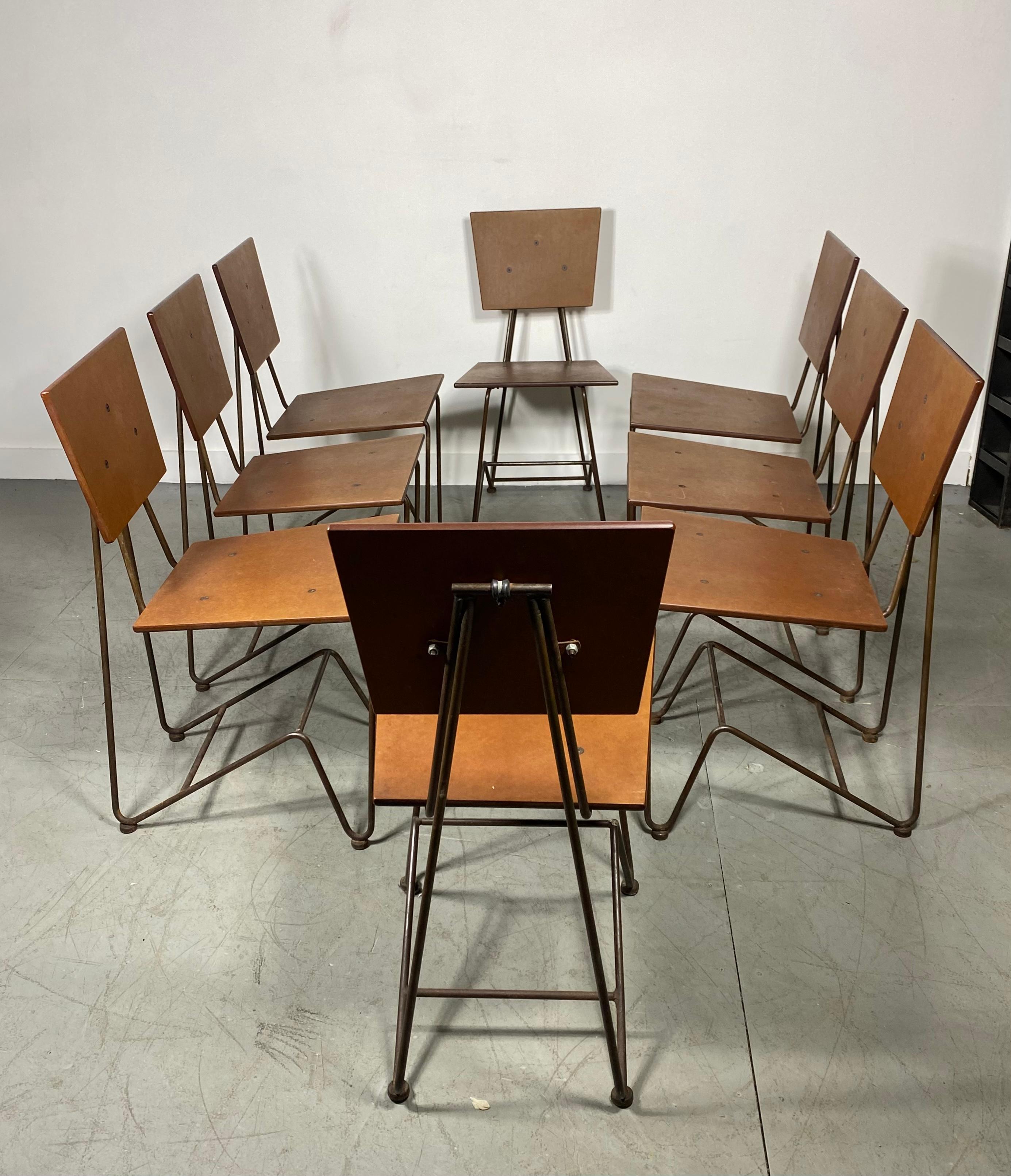 8 modernistische Esszimmerstühle aus Eisen und Sperrholz, entworfen von Steve Sauer im Zustand „Gut“ im Angebot in Buffalo, NY