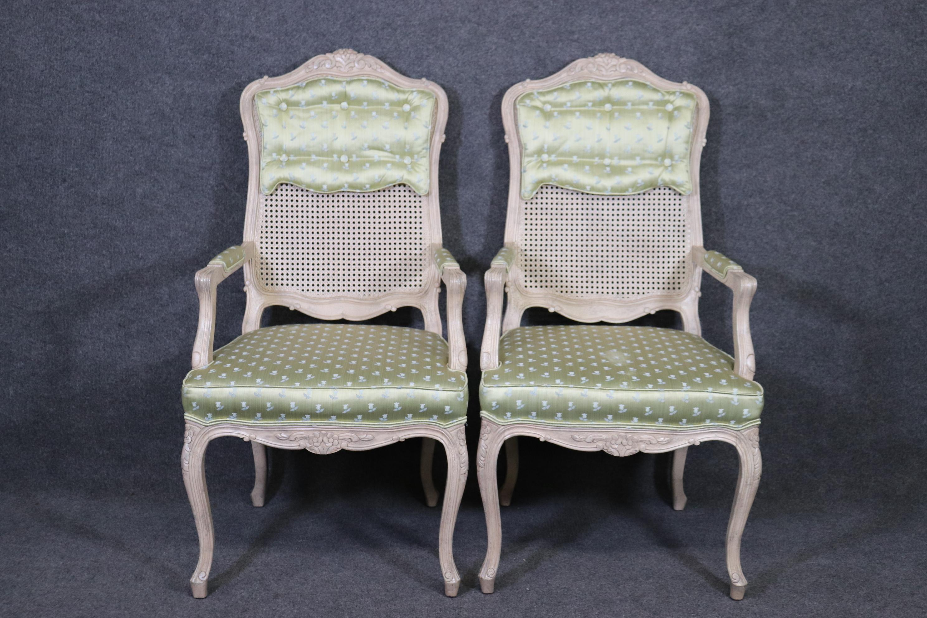 Set 8 Painted Green Upholstered Cane French Louis XV Tall Back Dining Chairs In Good Condition For Sale In Swedesboro, NJ