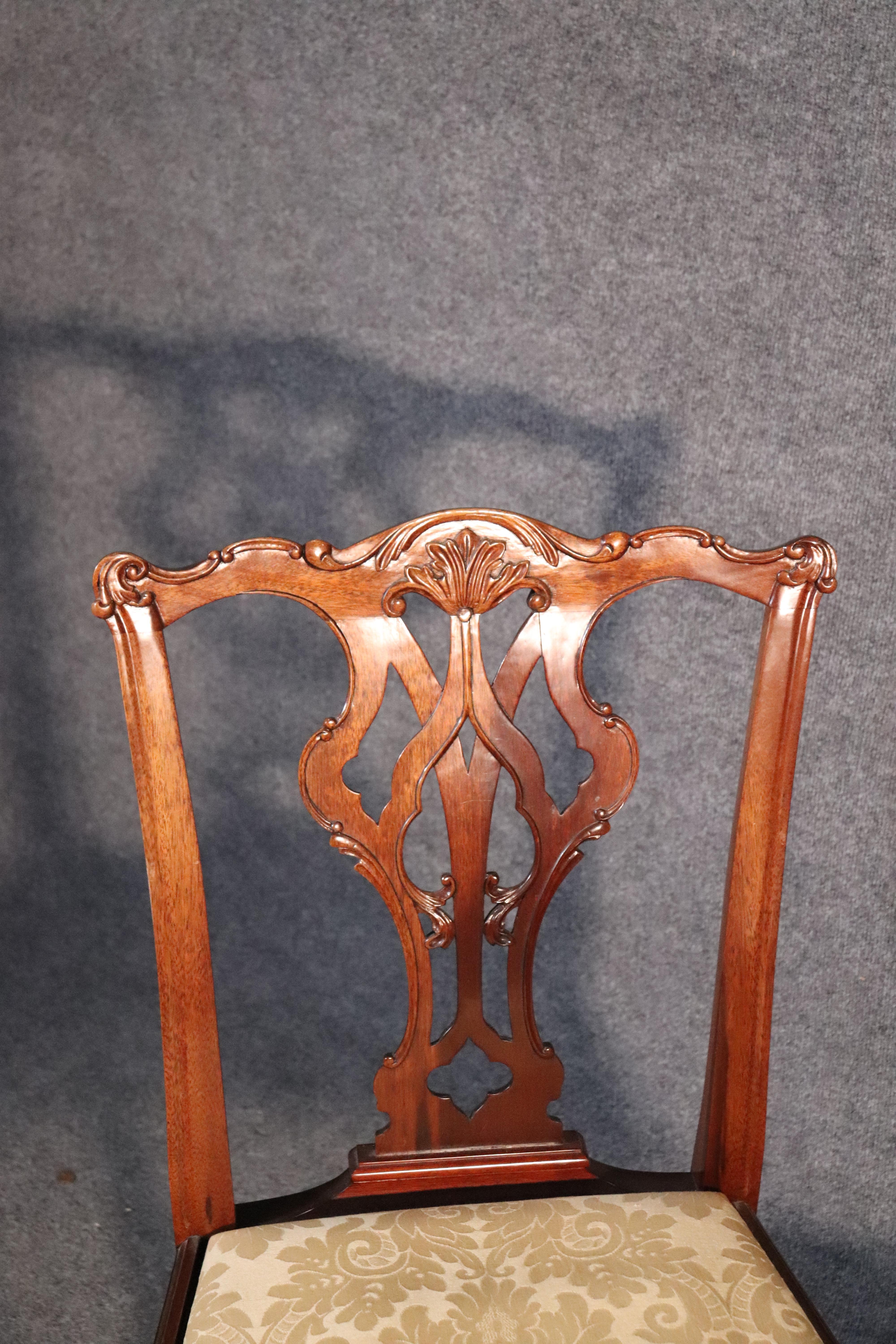 Set of 8 Solid Mahogany Chippendale Dining Room Chairs with Damask Slip Seats In Good Condition In Swedesboro, NJ
