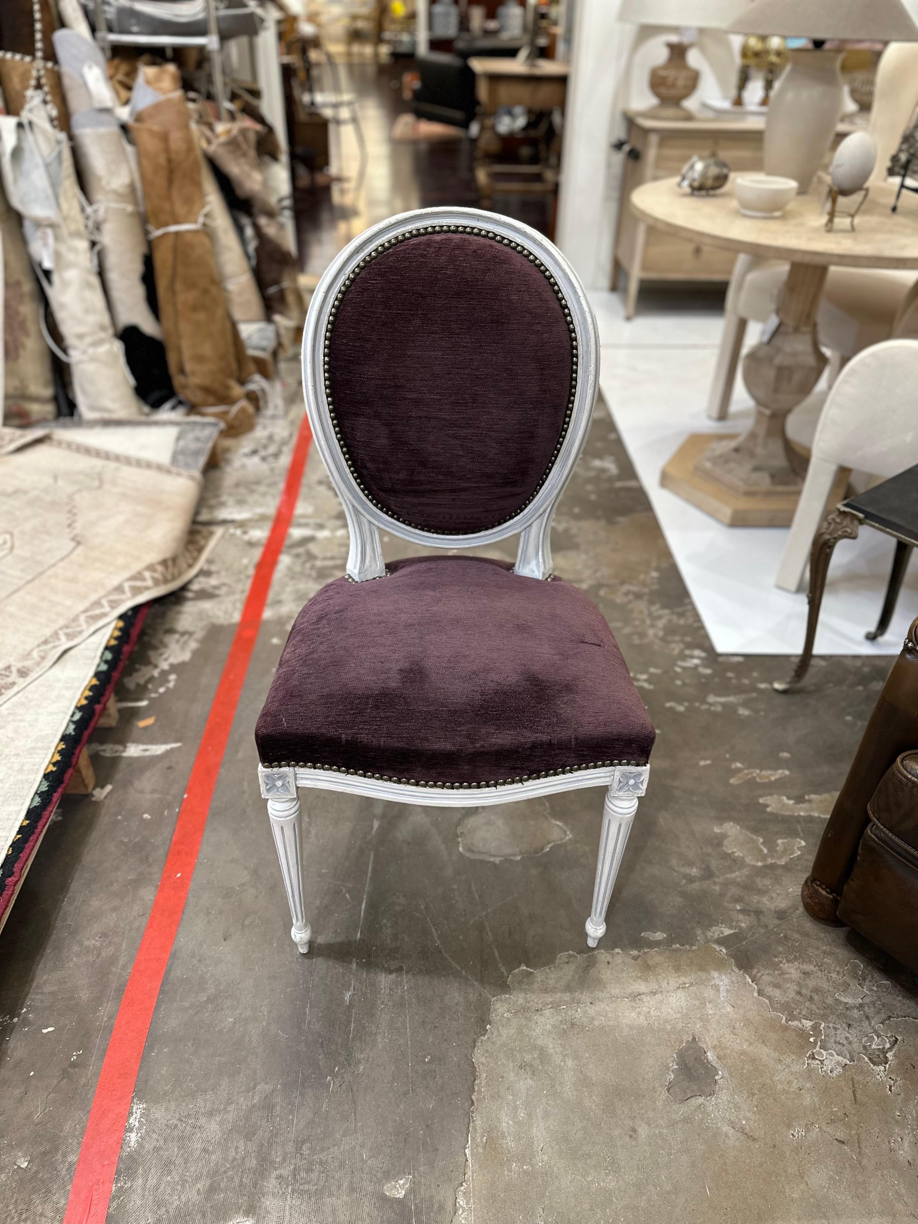 Set/8 Vintage French Louis XV Dining Chairs in Velvet In Excellent Condition In Houston, TX