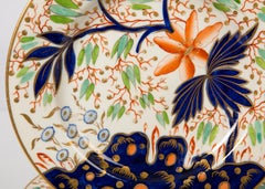 Satz Dutzend antiker englischer Imari-Stil-Teller