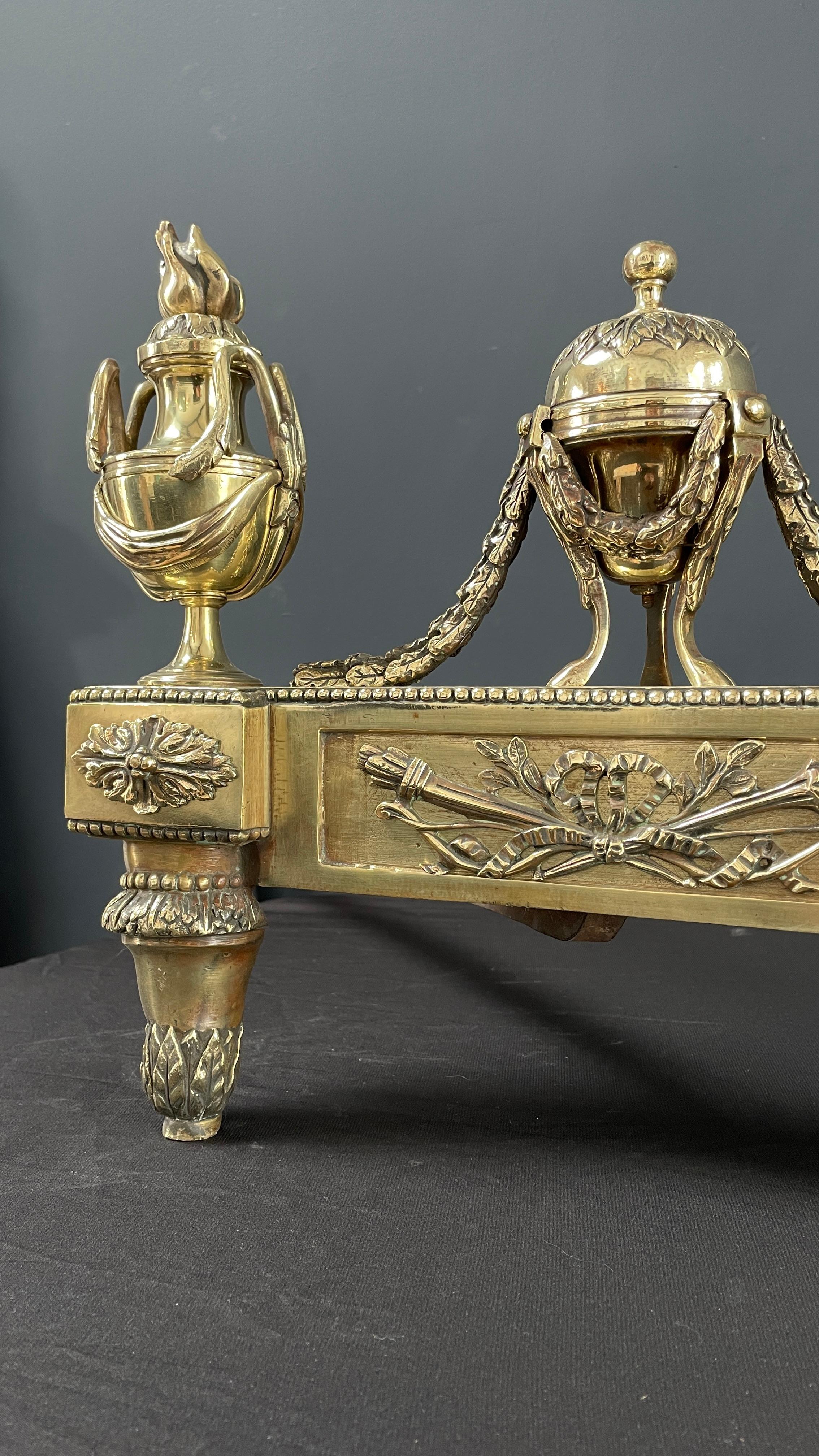 Set Antique French Andirons o Firedogs in ottone 2