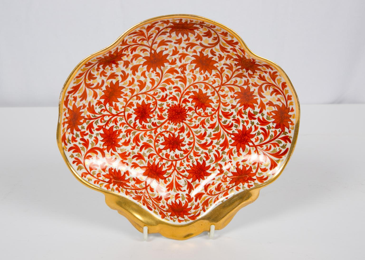 Set Antique Porcelain Dishes in Coalport's Red Chrysanthemum Pattern circa 1810 3