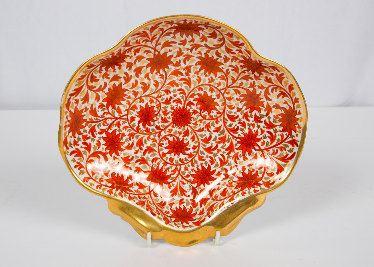 Set Antique Porcelain Dishes in Coalport's Red Chrysanthemum Pattern circa 1810 3