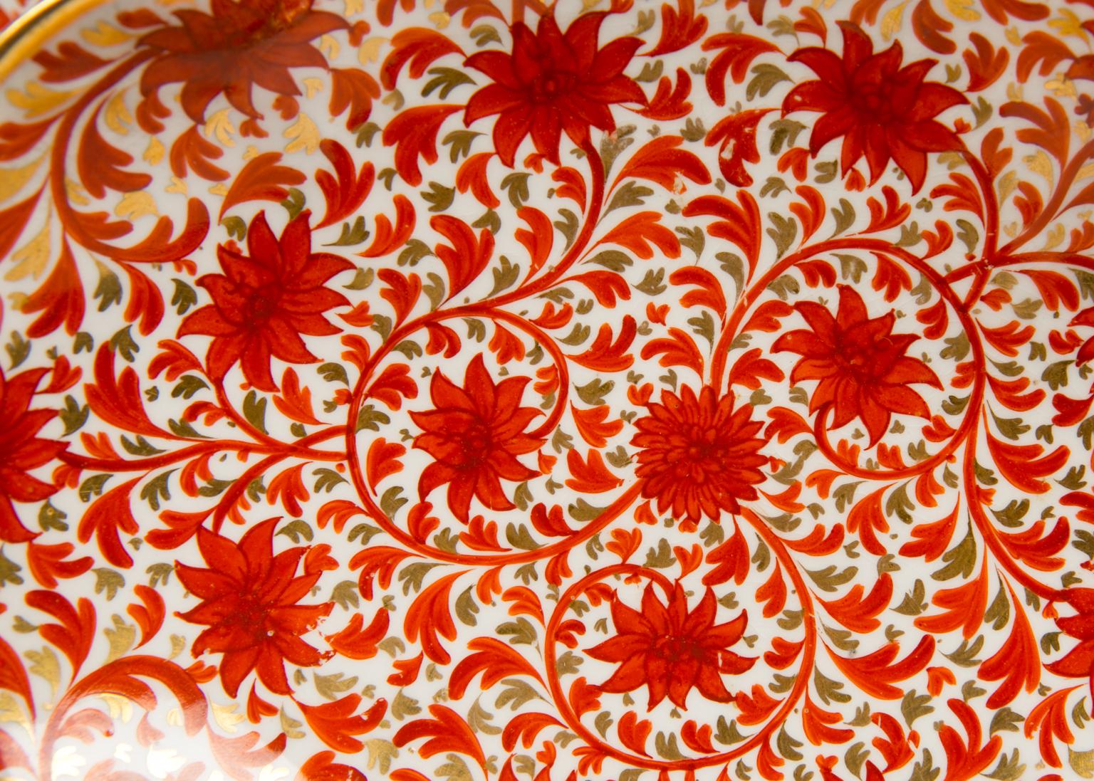 Set Antique Porcelain Dishes in Coalport's Red Chrysanthemum Pattern circa 1810 9