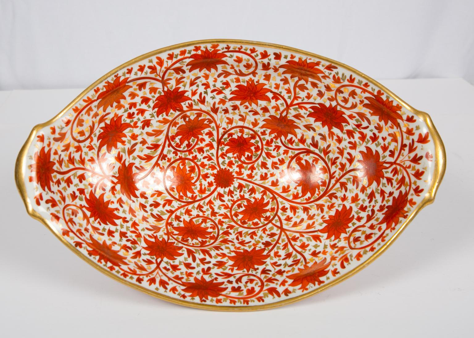 Set Antique Porcelain Dishes in Coalport's Red Chrysanthemum Pattern circa 1810 2