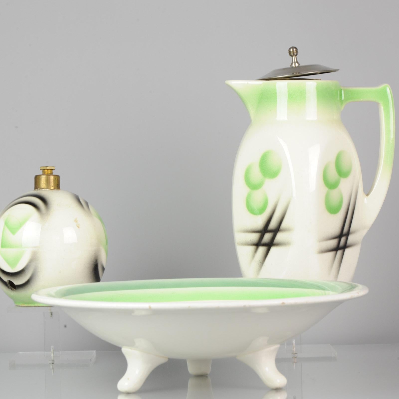 Satz von antiken / Vintage deutschen Art Deco Objekte 1920-1930 Spritz Dekor (Deutsch) im Angebot
