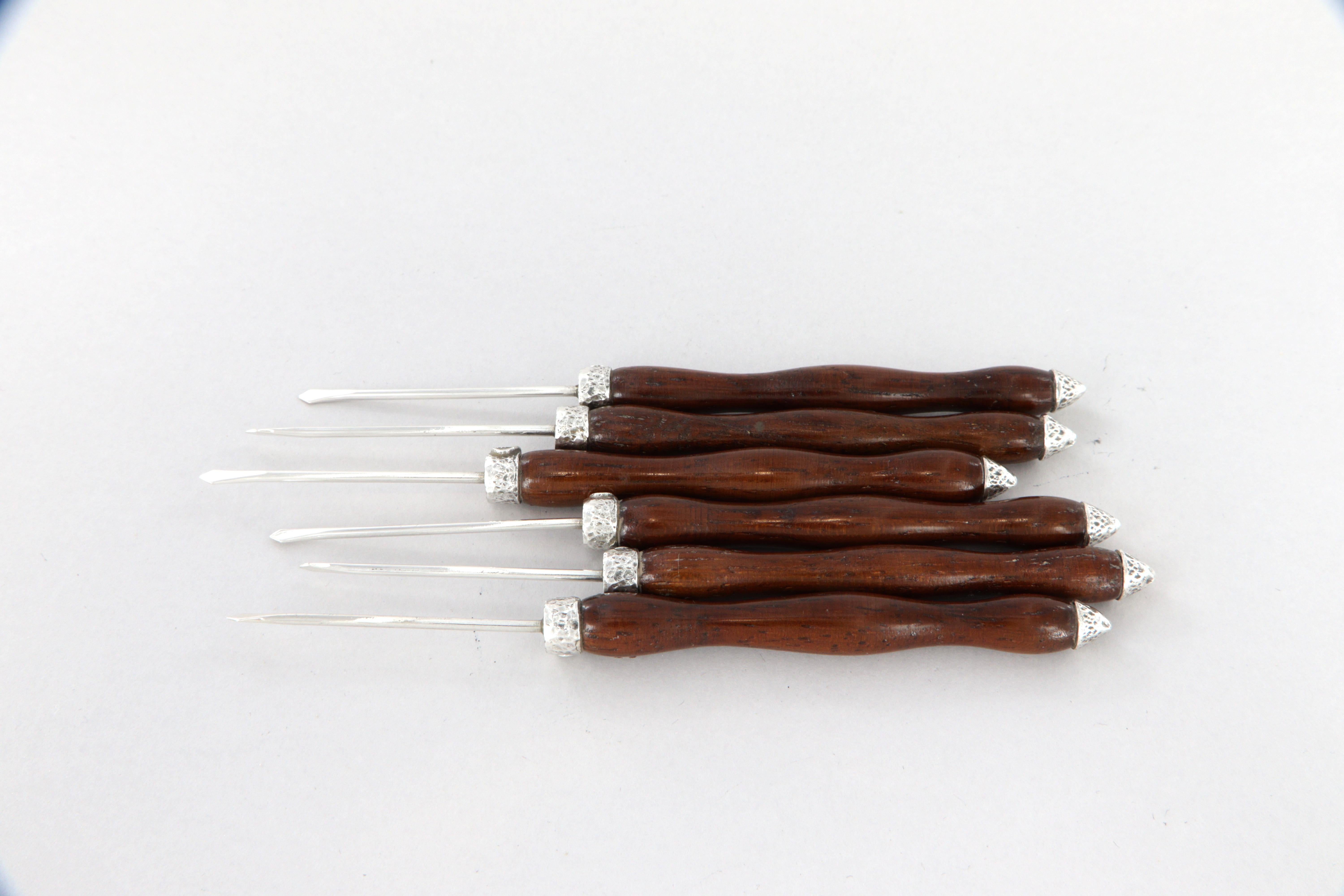 Juego de aperitivo Torrini con 6 espátulas de madera y plata 925 en venta 9