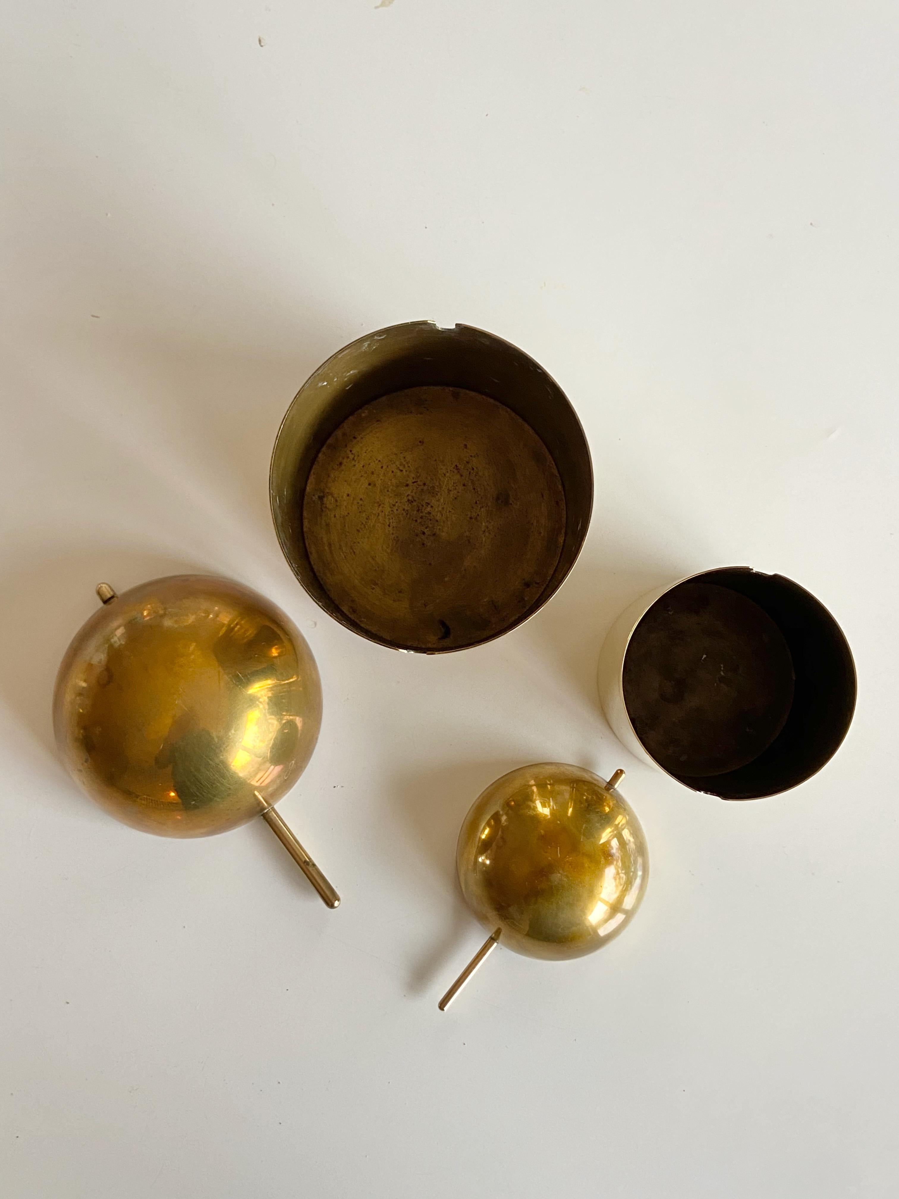 Set Arne Jacobsen Brass Ashtrays by Stelton Made in Denmark In Good Condition For Sale In Krefeld, DE