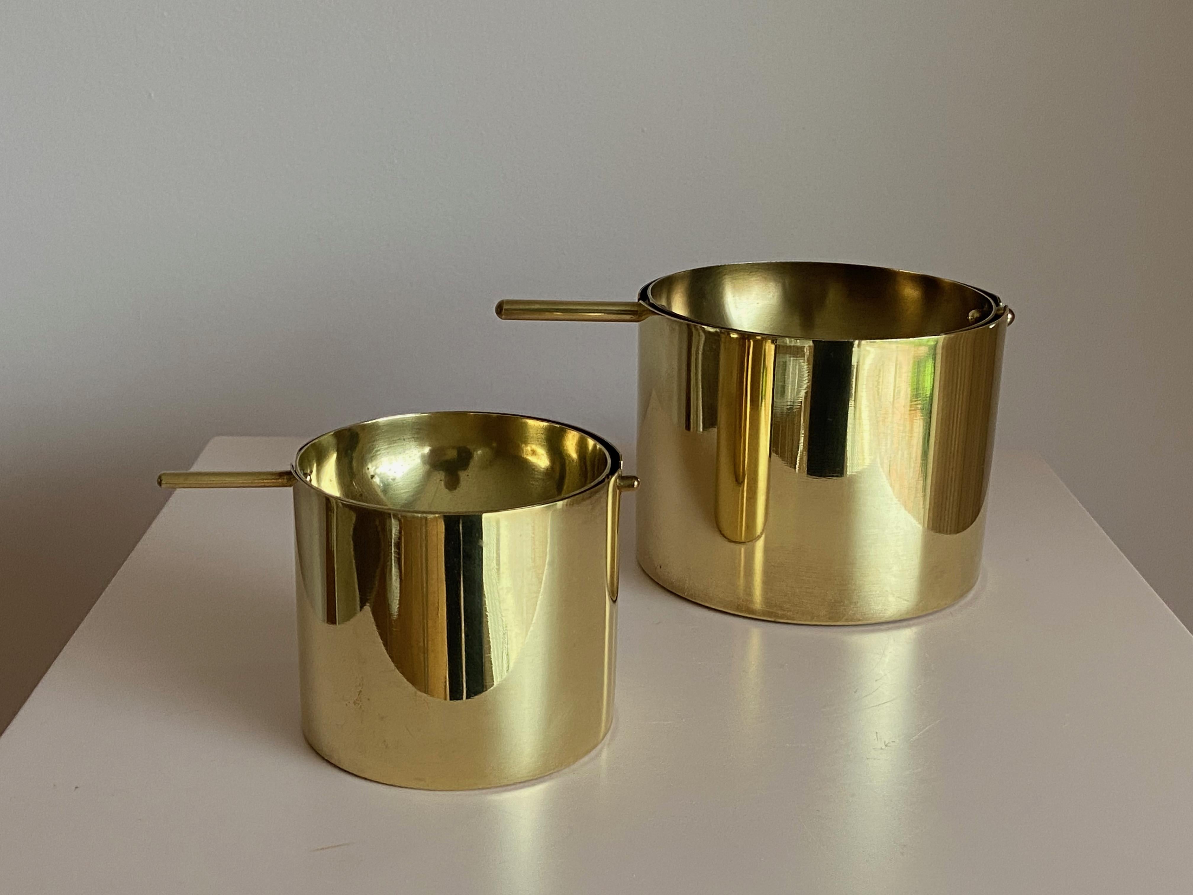 Set Arne Jacobsen Brass Ashtrays by Stelton Made in Denmark For Sale 3
