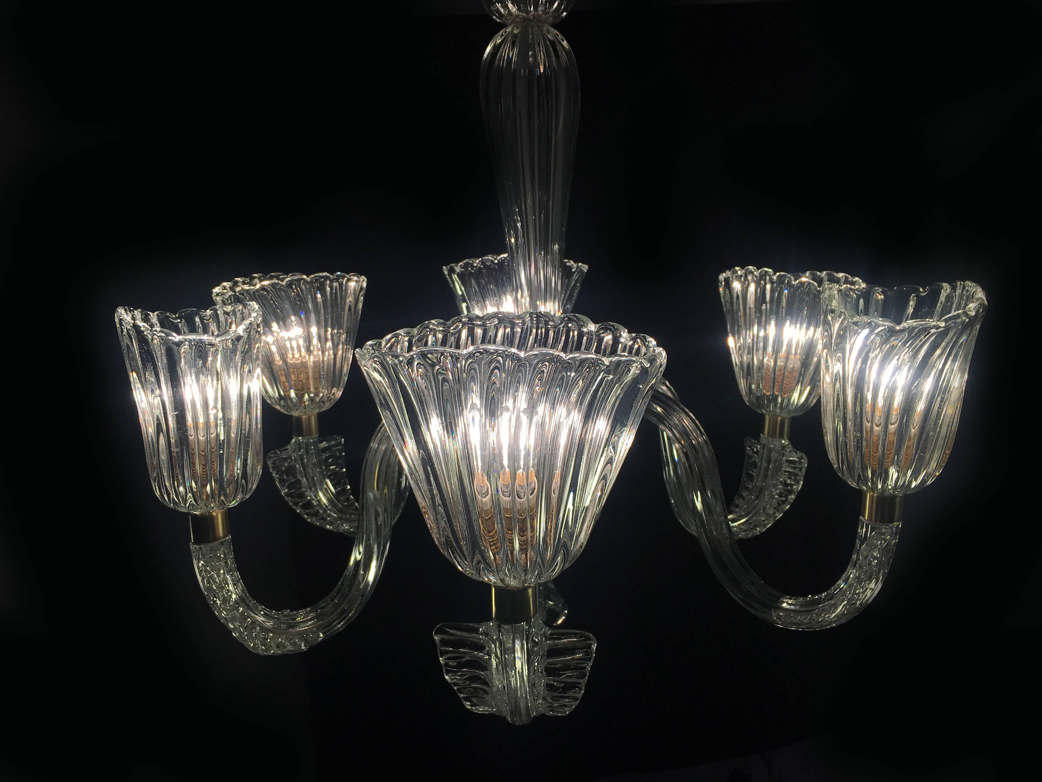 Amazing and elegant hand blown Murano chandelier  by Ercole Barovier, circa 1940. From Private collection Von Plant Baron.