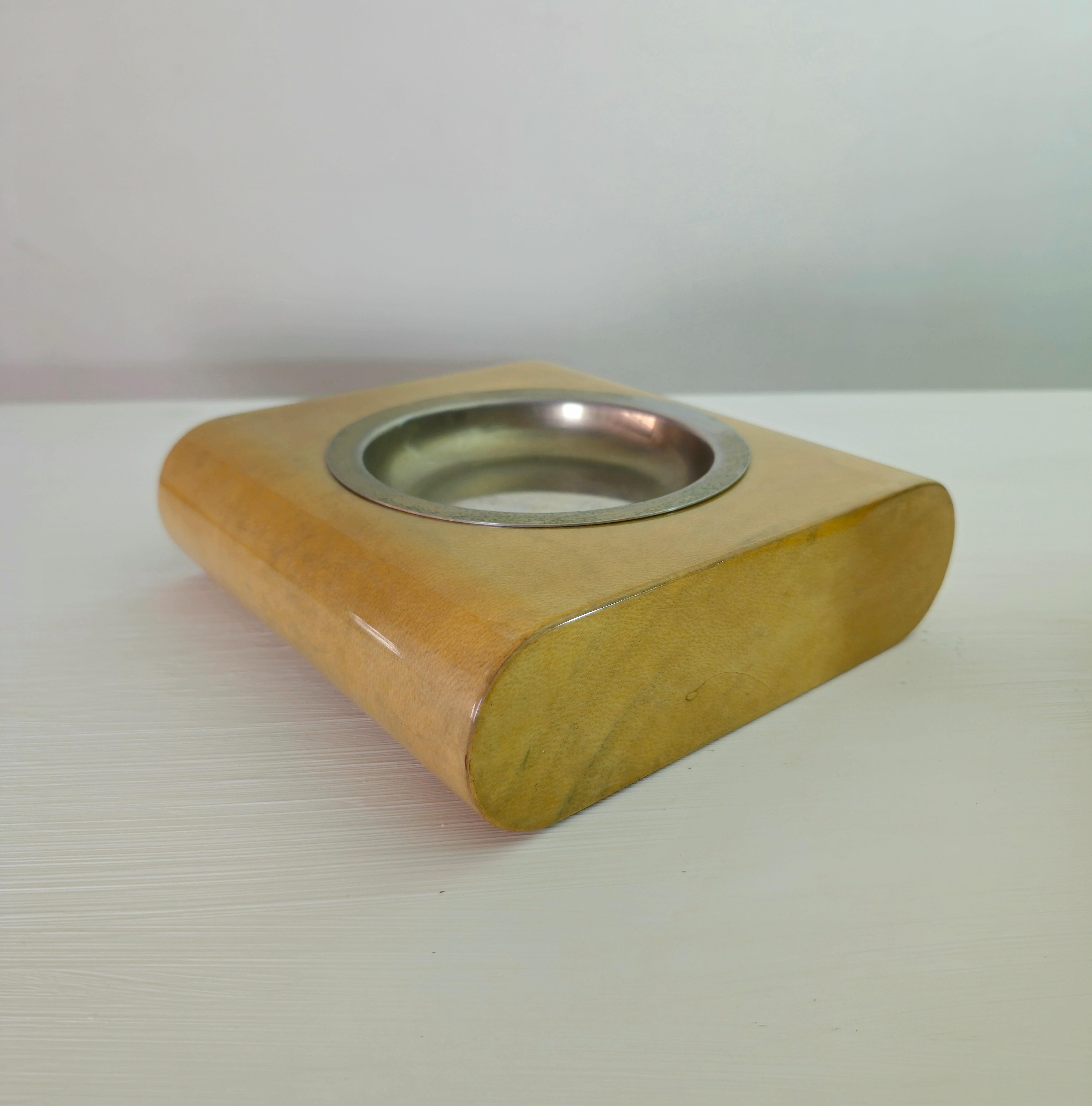 Set ashtray and lighter Lacquer Parchment Paper Italy 60s Aldo Tura Mid-century 2