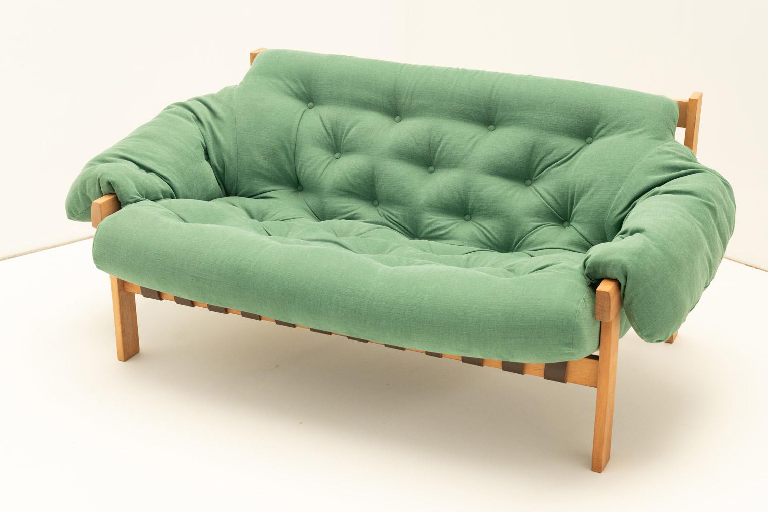 Ensemble canapé et fauteuil Balassa par Ipoly Furniture Company, Hongrie, années 1970 en vente 5