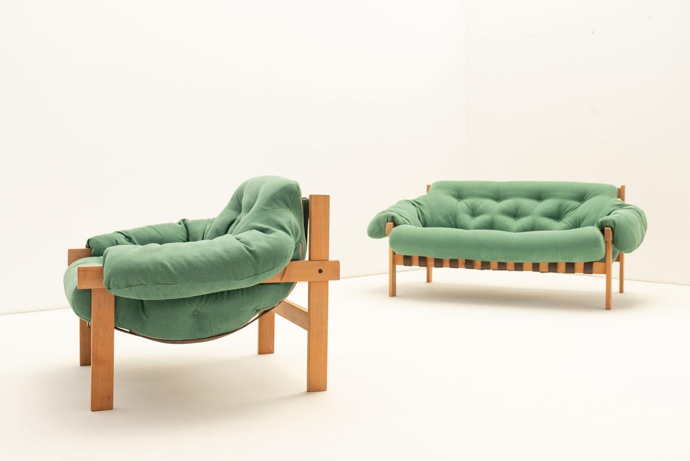 Ensemble canapé et fauteuil Balassa par Ipoly Furniture Company, Hongrie, années 1970 en vente 1