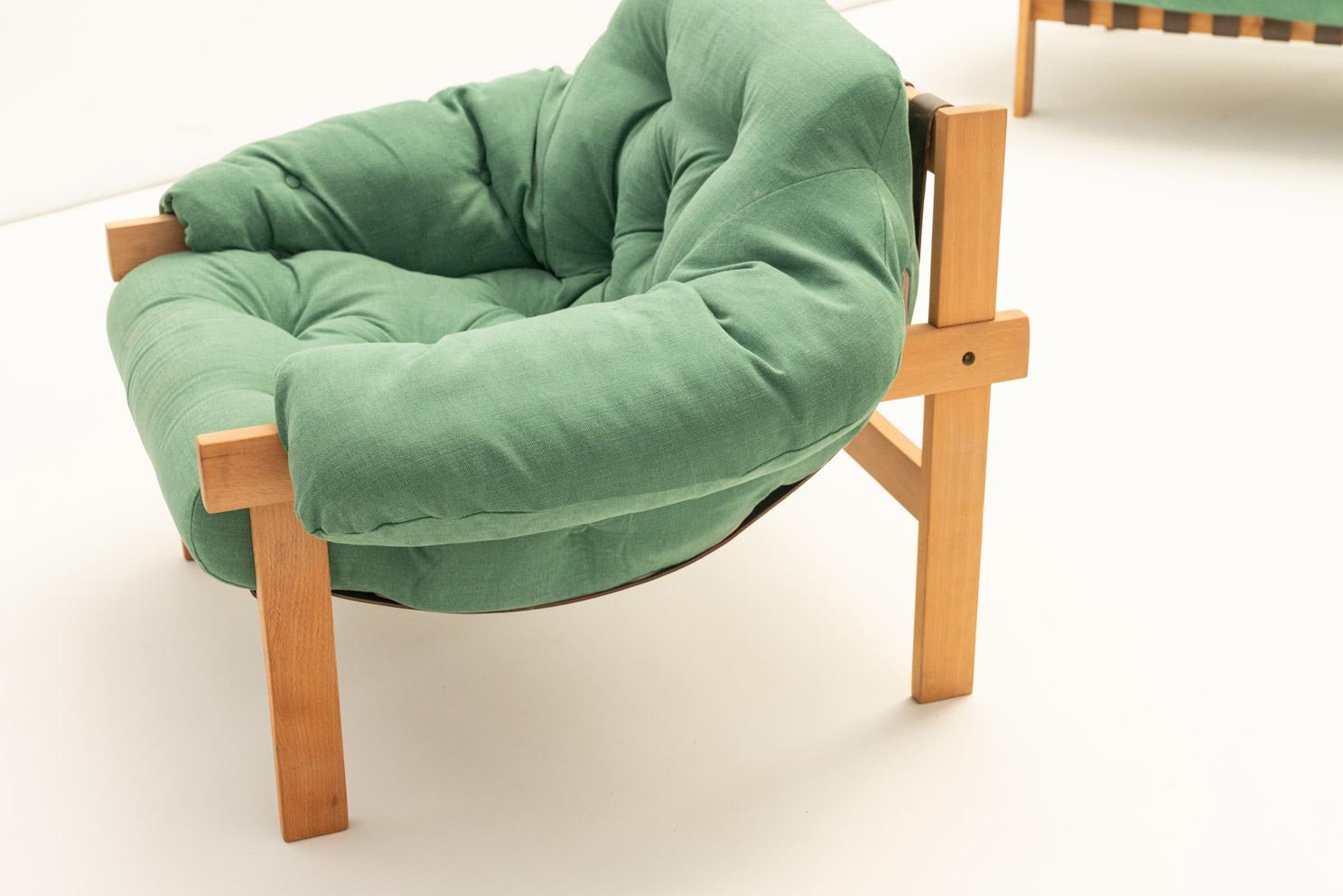Ensemble canapé et fauteuil Balassa par Ipoly Furniture Company, Hongrie, années 1970 en vente 2