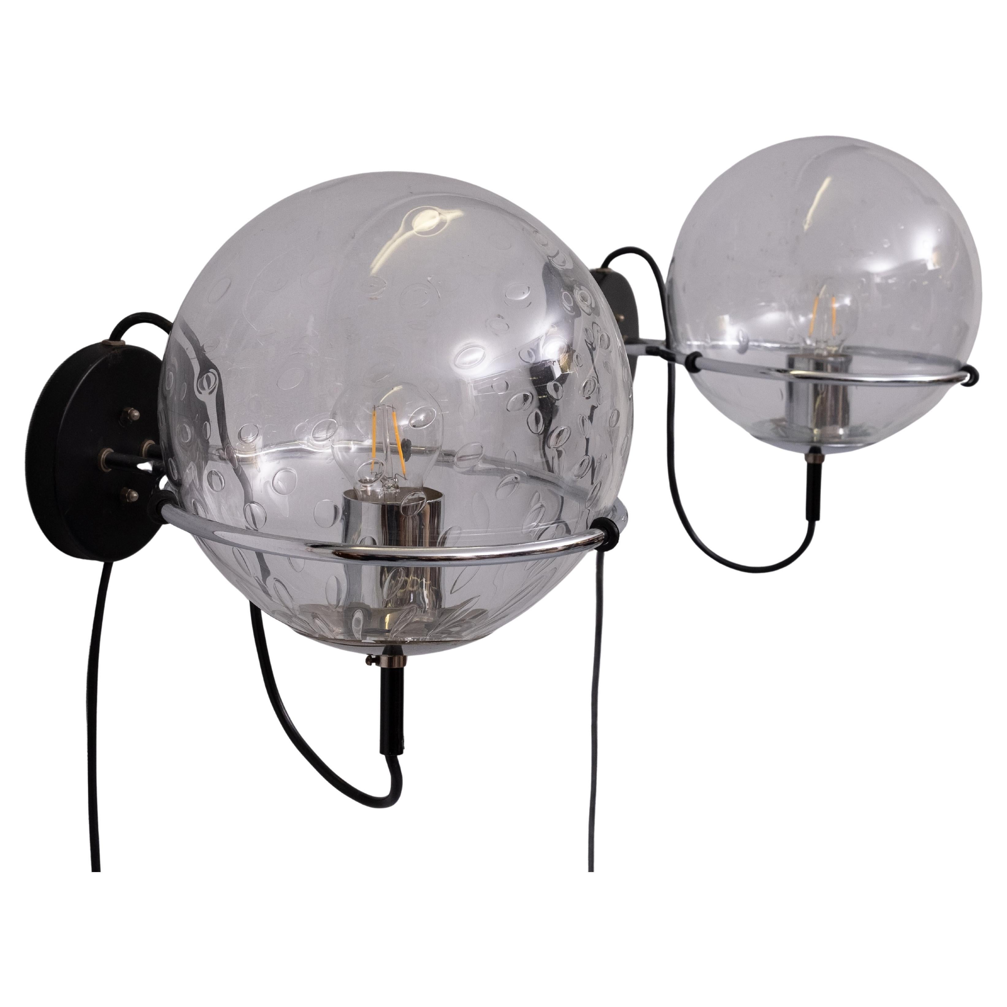 Mid-Century Modern set Panier-Globe  lampes murales  Bol en verre en forme de gouttes de pluie de Raak, 1970 en vente