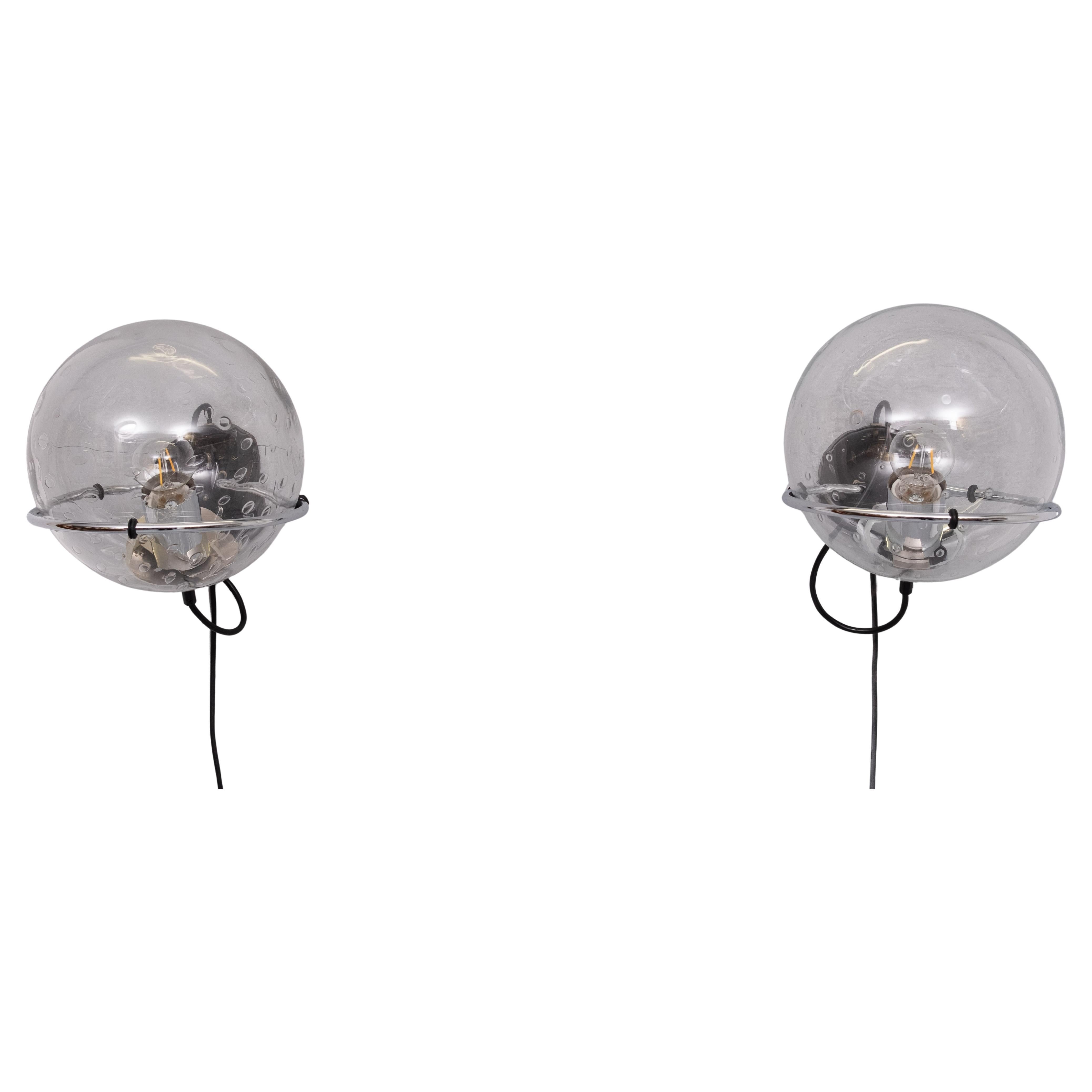 Fin du 20e siècle set Panier-Globe  lampes murales  Bol en verre en forme de gouttes de pluie de Raak, 1970 en vente