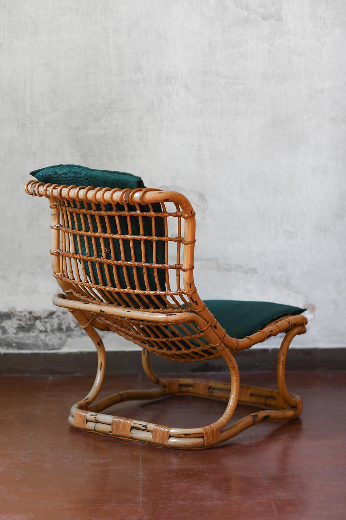 Set Bonacina 1889 armchair with rattan footrest  For Sale 3