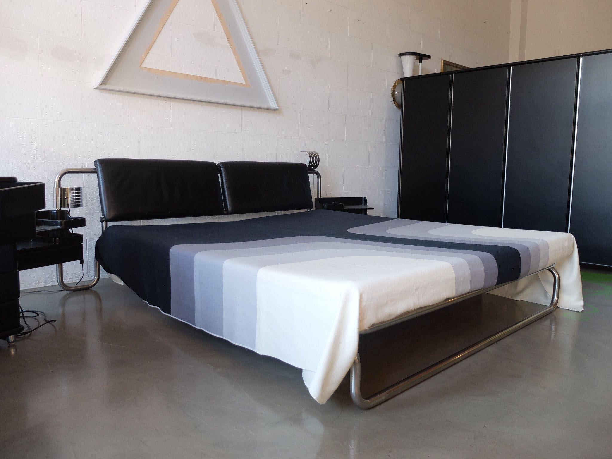 Set Camera da letto Melissa, design Fabio Lencine per Ellisse, Italia, 1990 ca en vente 2