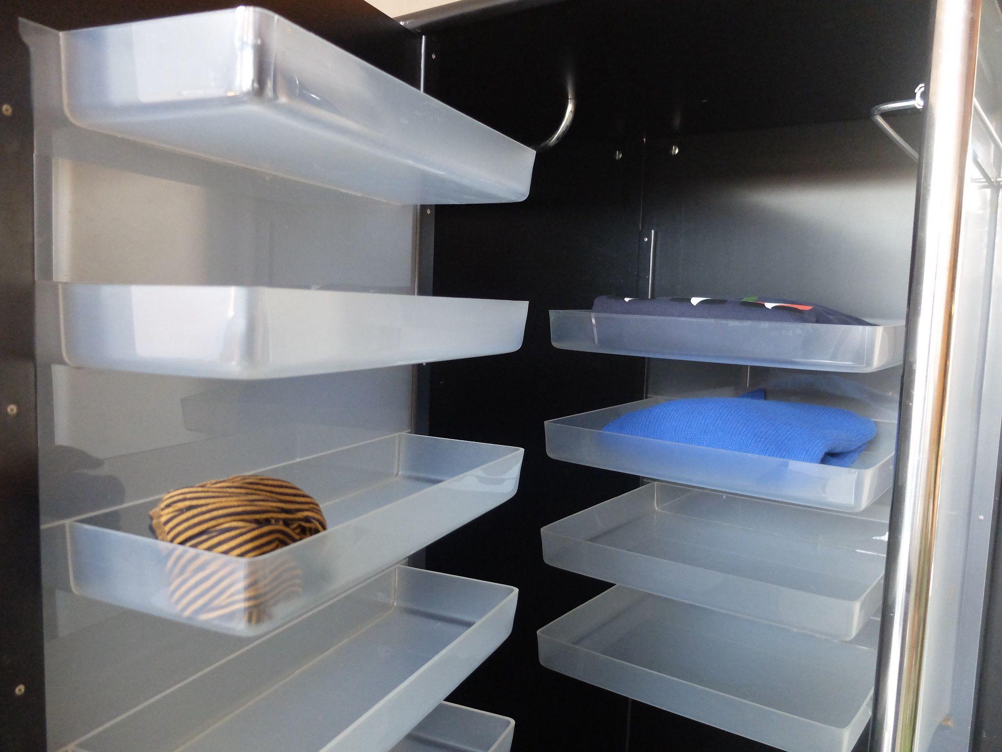 Set Camera da letto Melissa, design Fabio Lencine per Ellisse, Italia, 1990 ca en vente 7