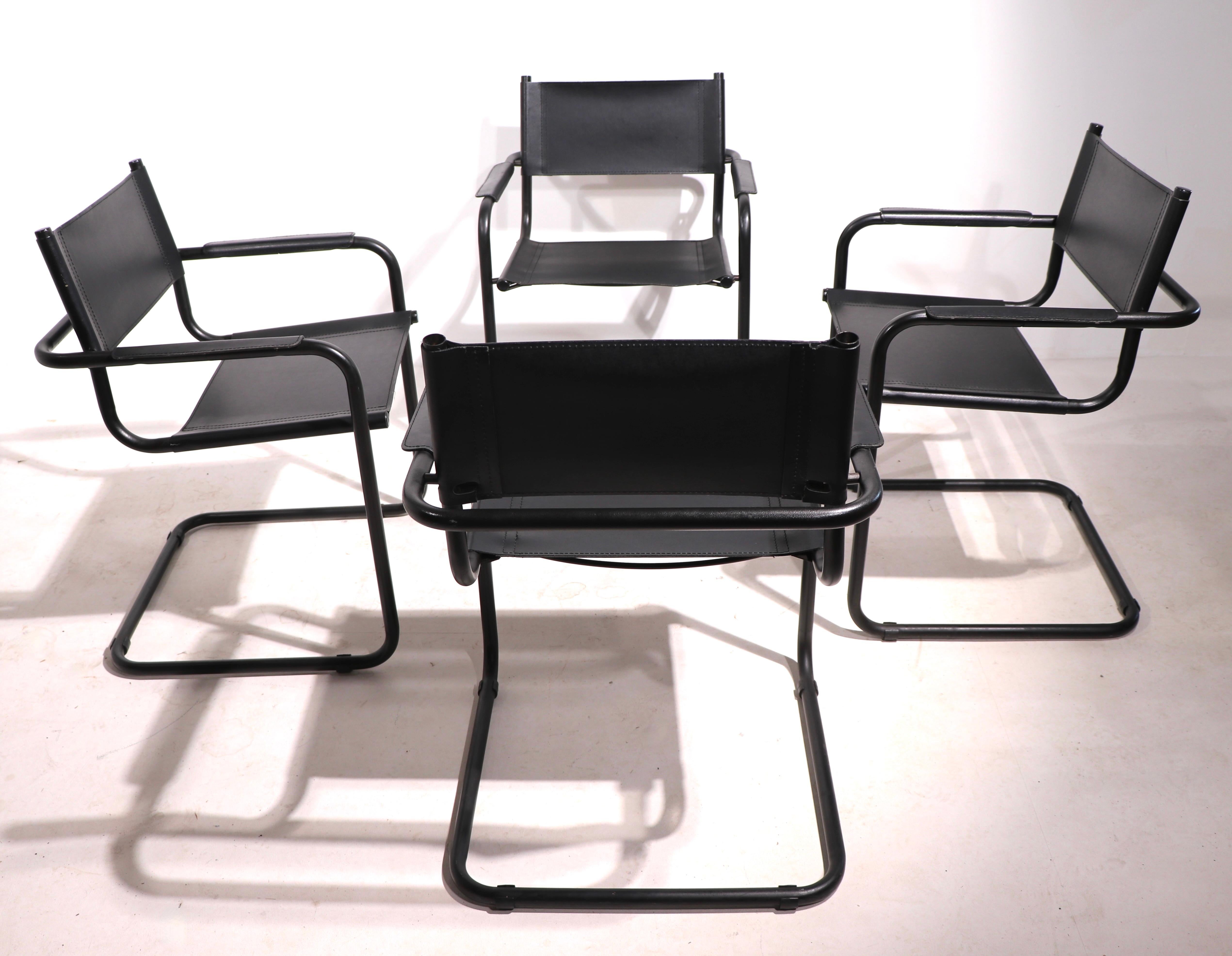 Ensemble de chaises à manger MG5 en porte-à-faux Conçu par Breuer Réalisé par Matteo Grassi Bon état à New York, NY