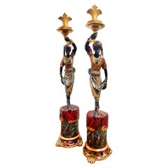 Conjunto de Antorchas Figurales Italianas Talladas con Elaborados Trajes Orientalistas Turcos