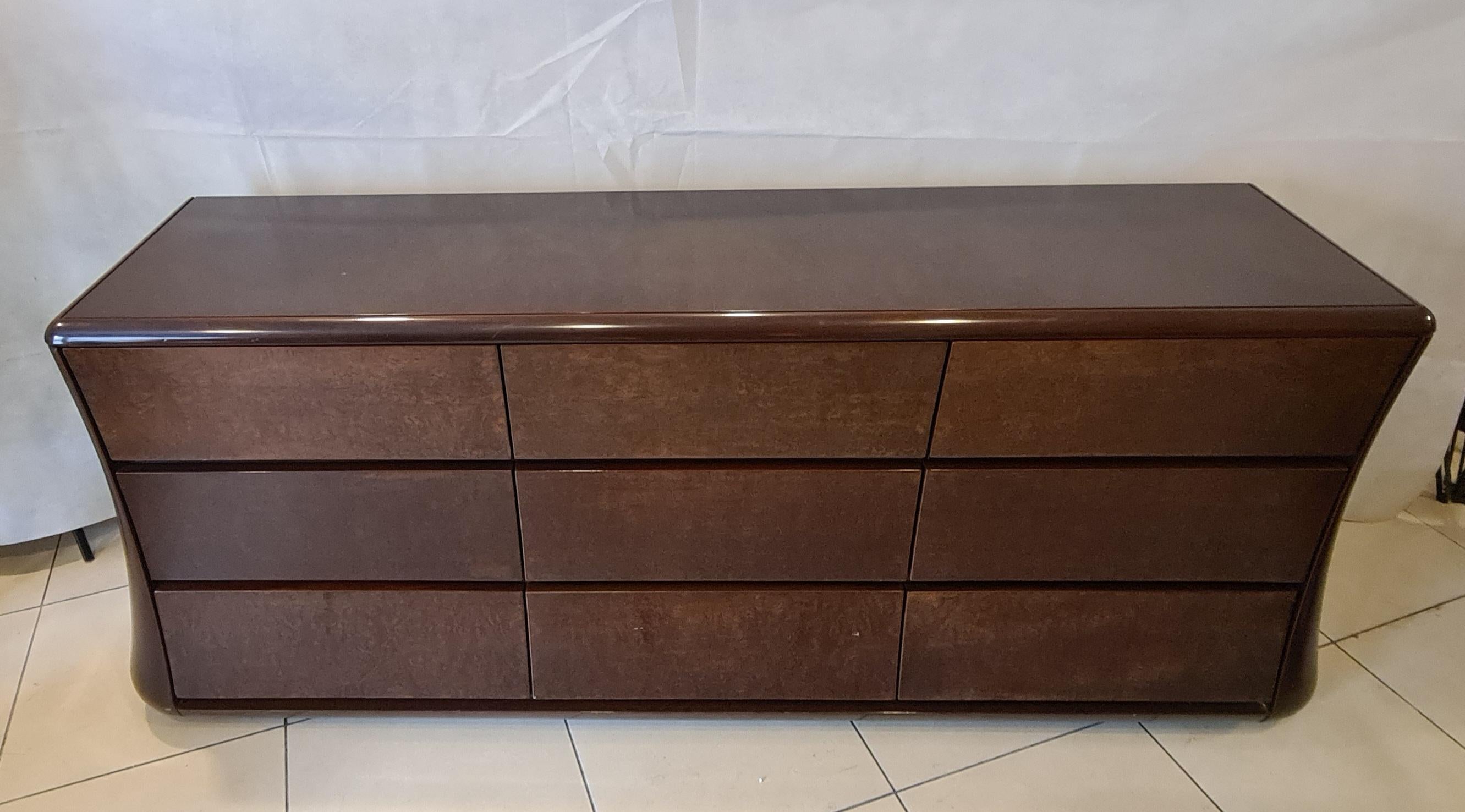 Walnut Luciano Frigerio's 1970s chest of drawers and bedside tables set