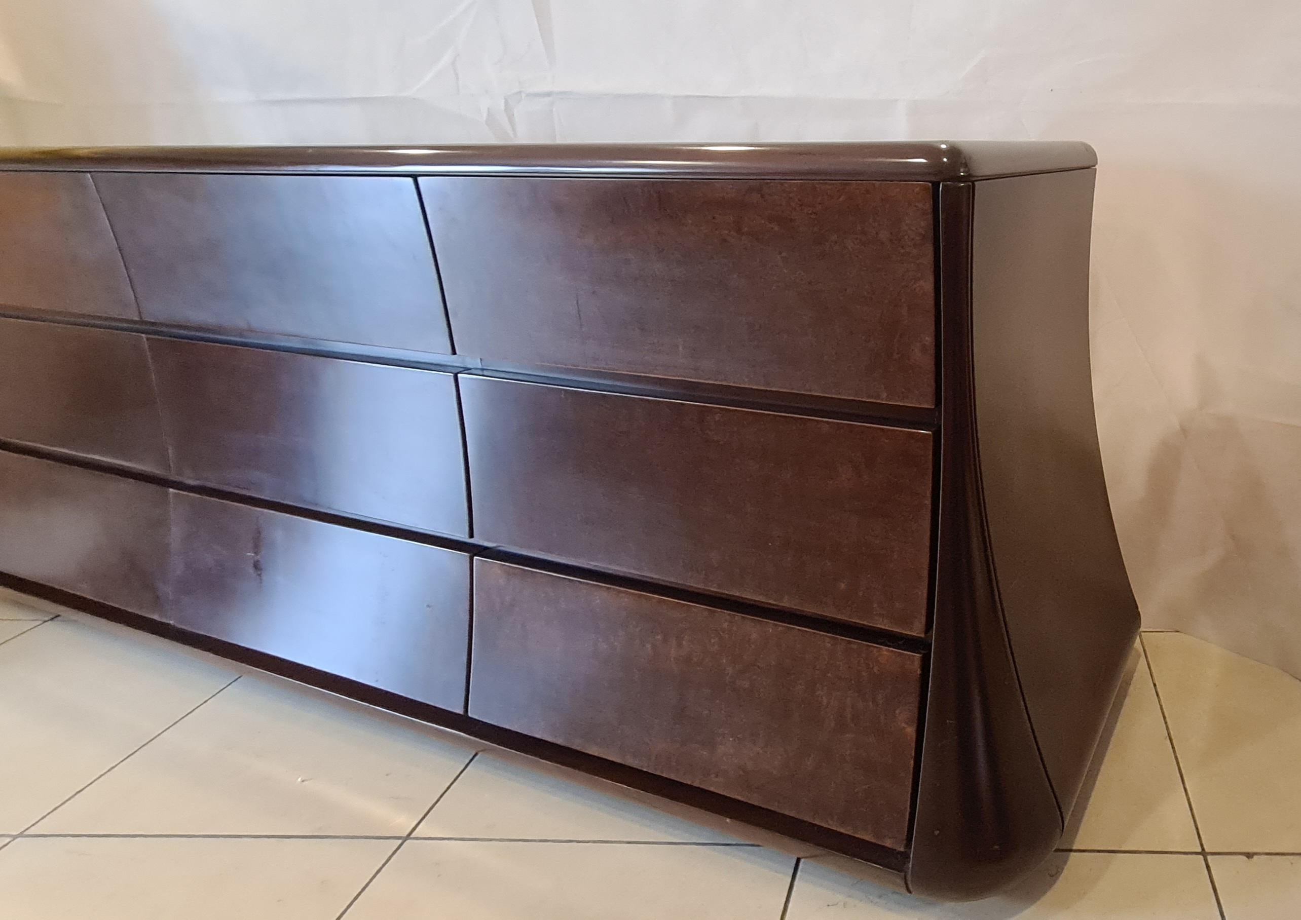 Luciano Frigerio's 1970s chest of drawers and bedside tables set 2