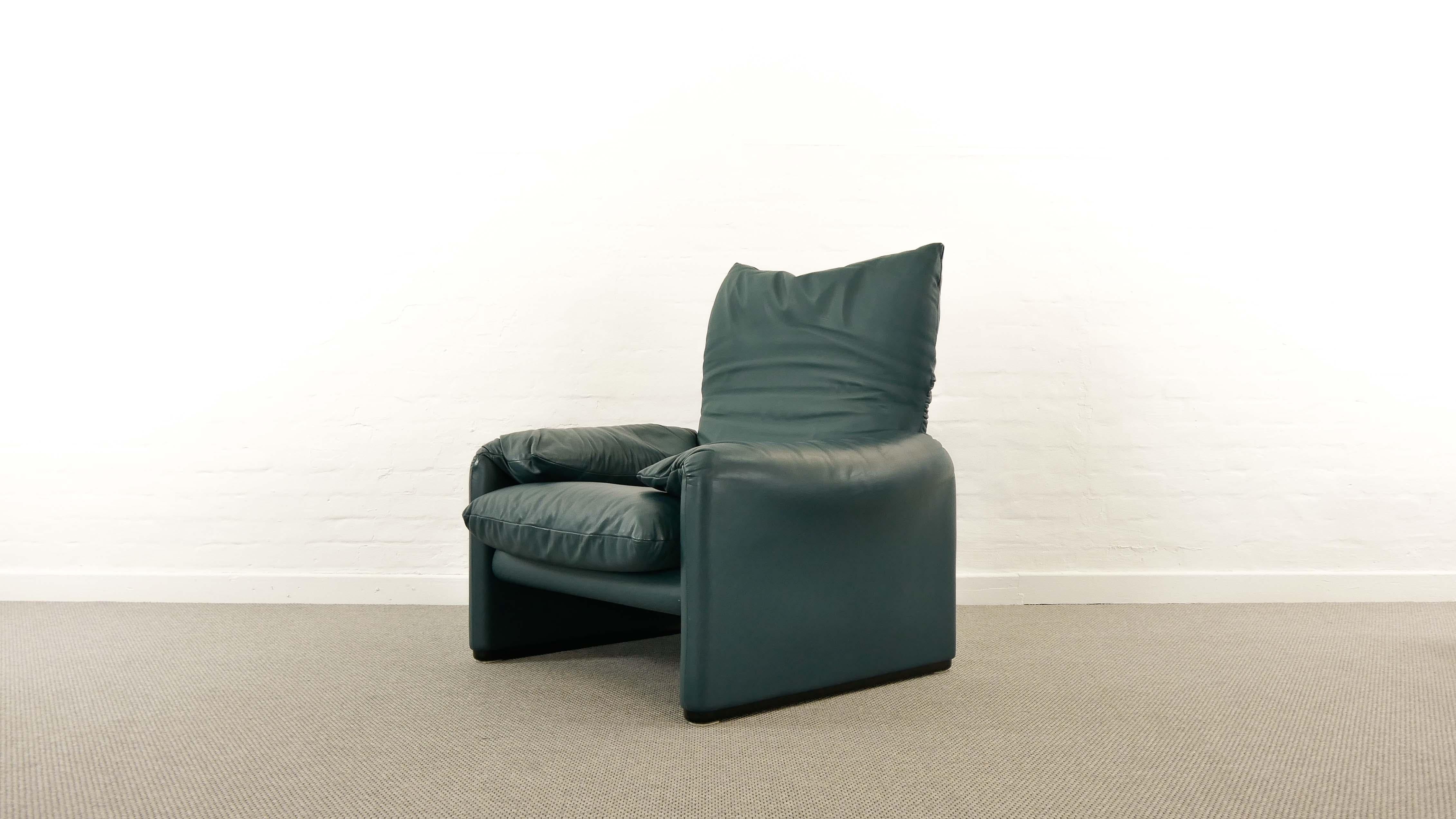 Set Cassina Maralunga 2-Seat Sofa and Easy Chair by Vico Magistretti in Leather 6